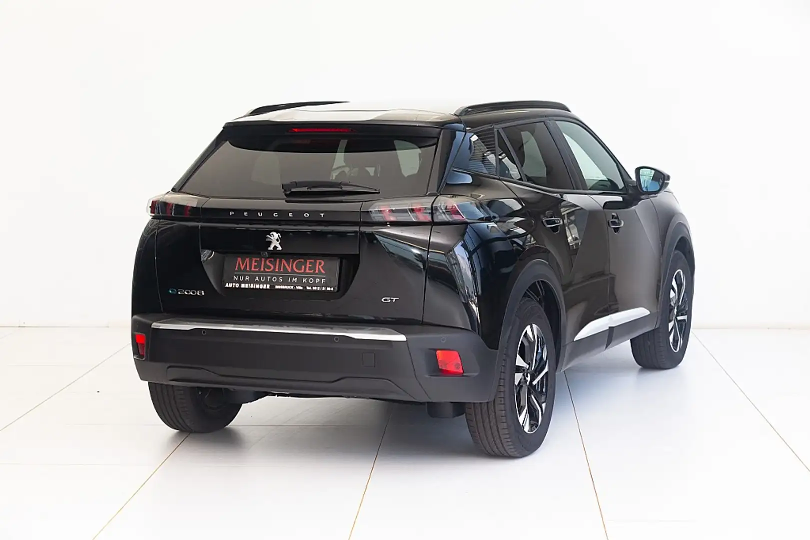 Peugeot e-2008 50kWh GT Schwarz - 2