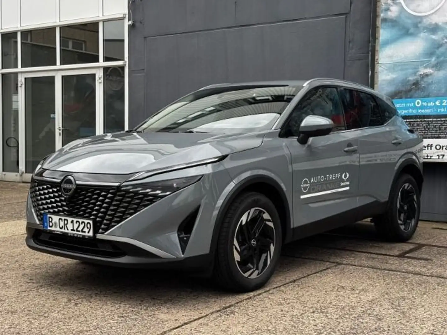 Nissan Qashqai 1.3 DIG-T 6MT N-Connecta WP*KP*AFA*ALU Gris - 2