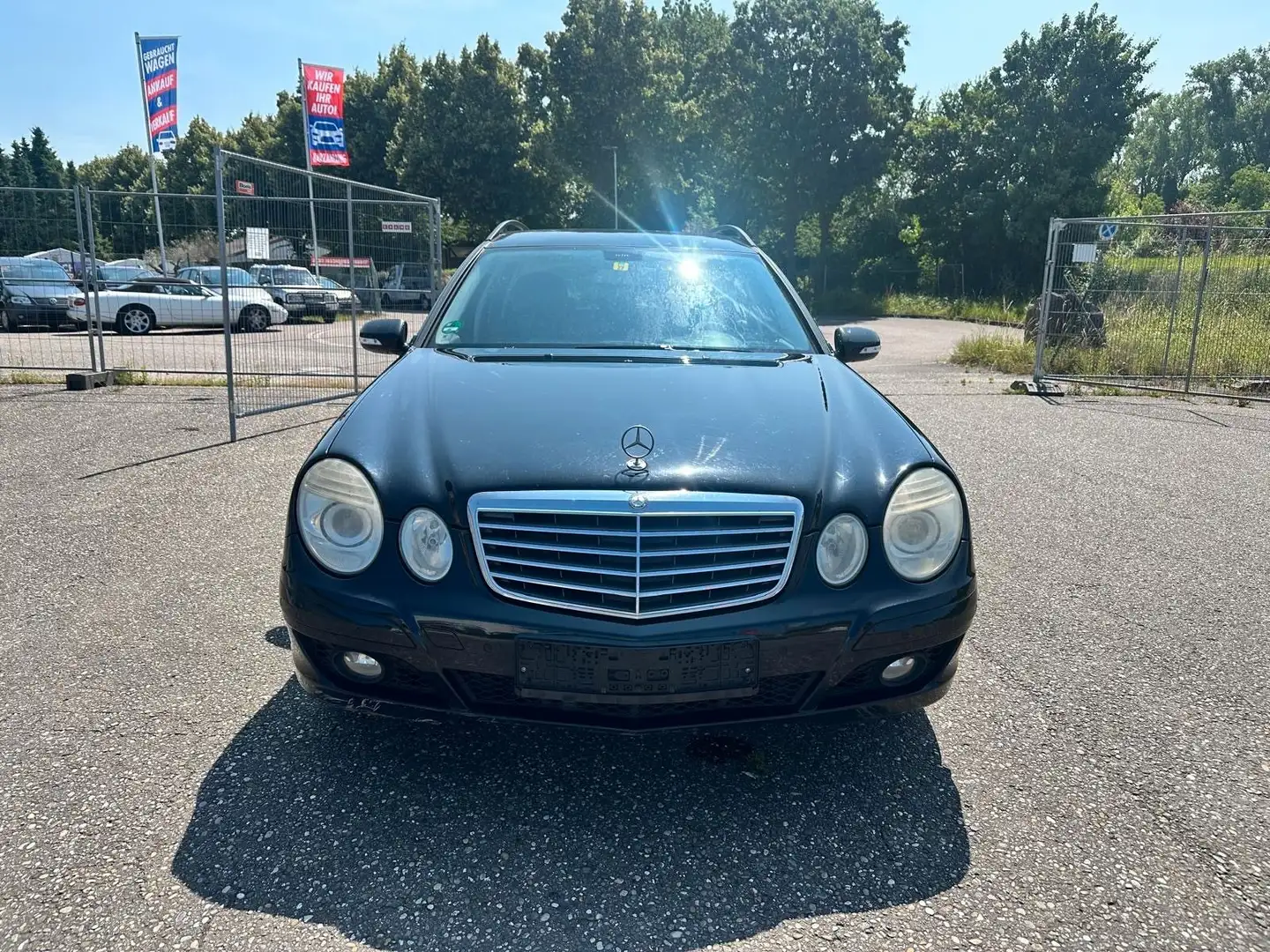Mercedes-Benz E 220 CDI E -Klasse T-Modell AUTOMATIK Schwarz - 2