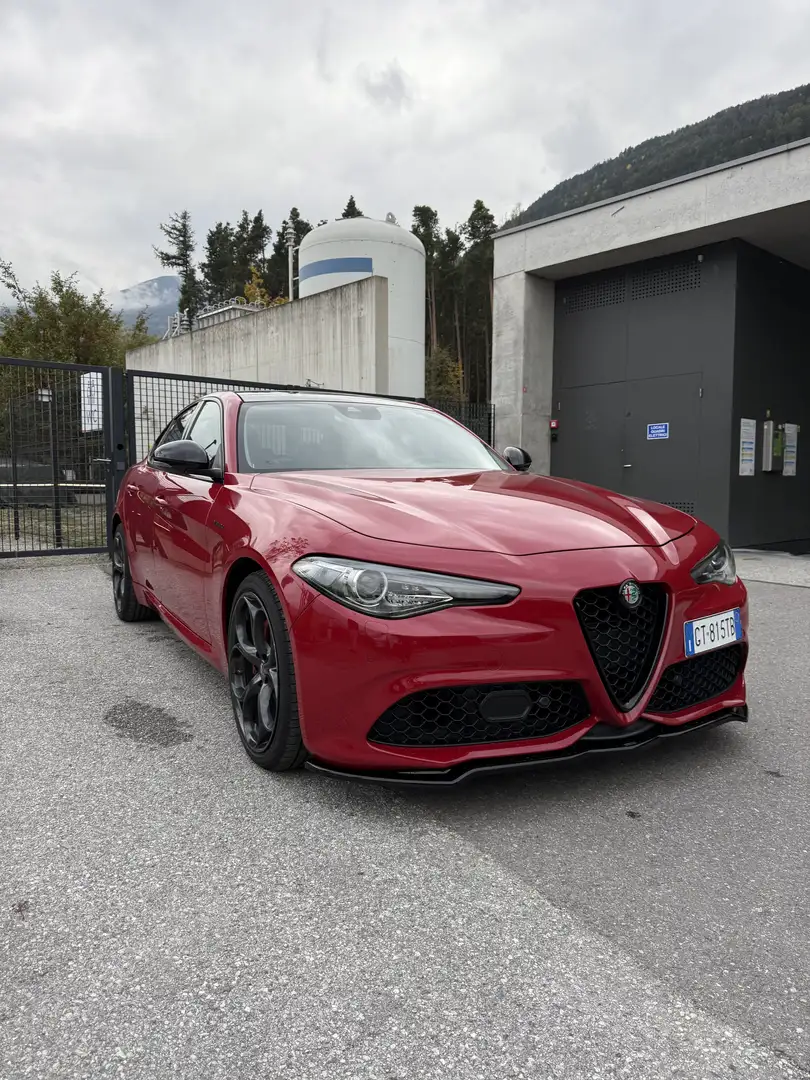 Alfa Romeo Giulia 2.0 Turbo 16V AT8-Q4 Veloce - 1
