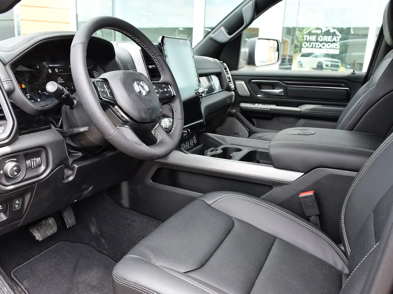 RAM 1500 снимка RAM 1500