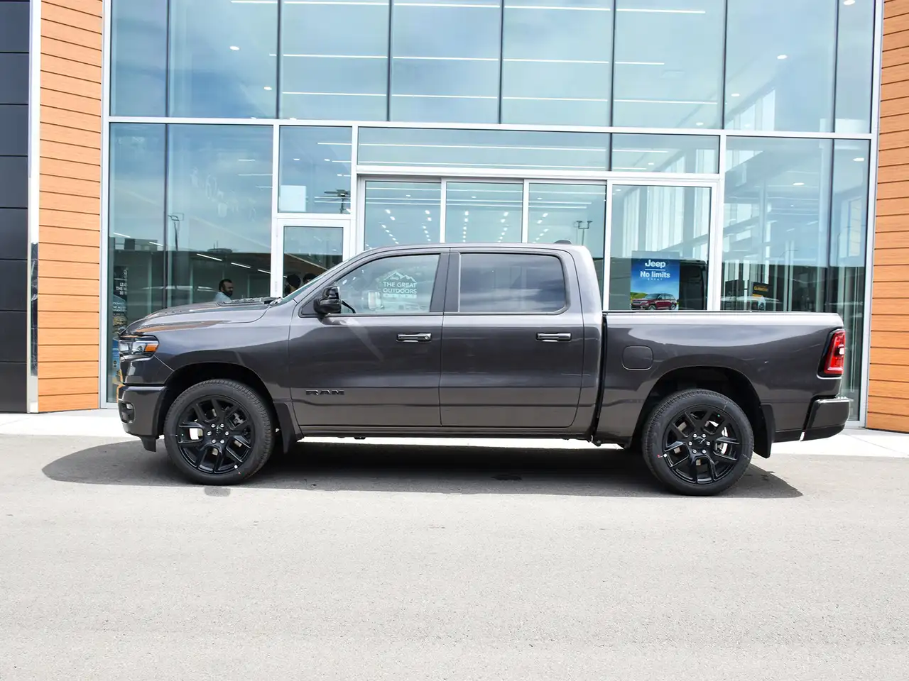 RAM 1500 снимка RAM 1500