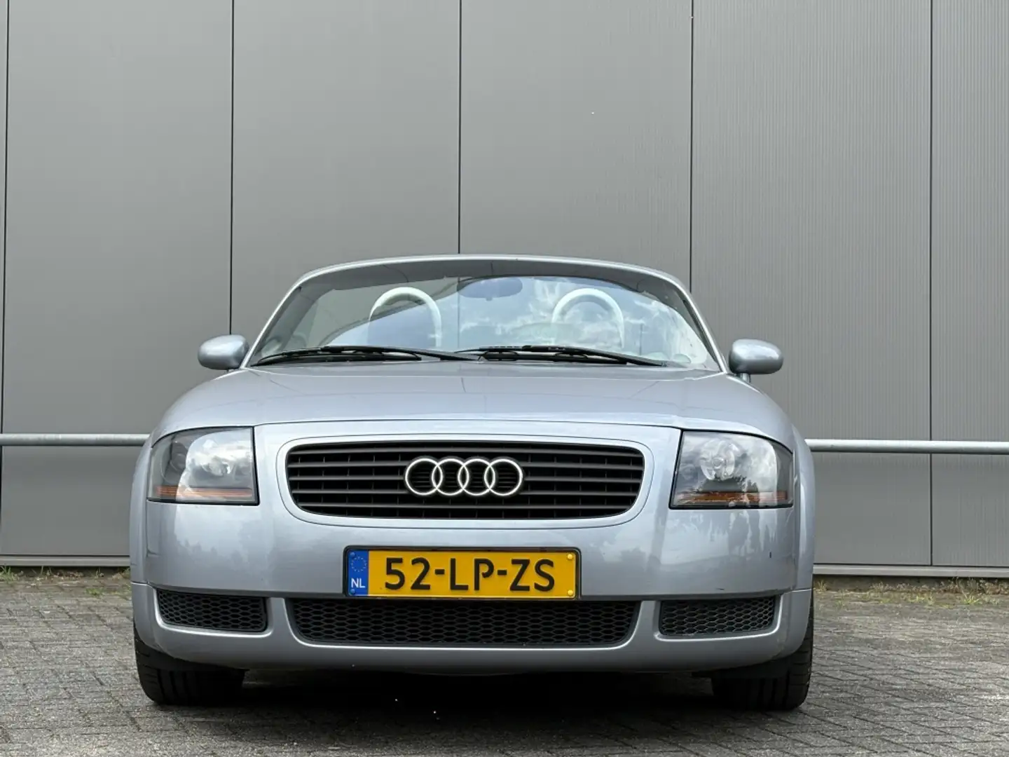 Audi TT Roadster 1.8 5V Turbo - NAP! - airco - hardtop - c Grijs - 2