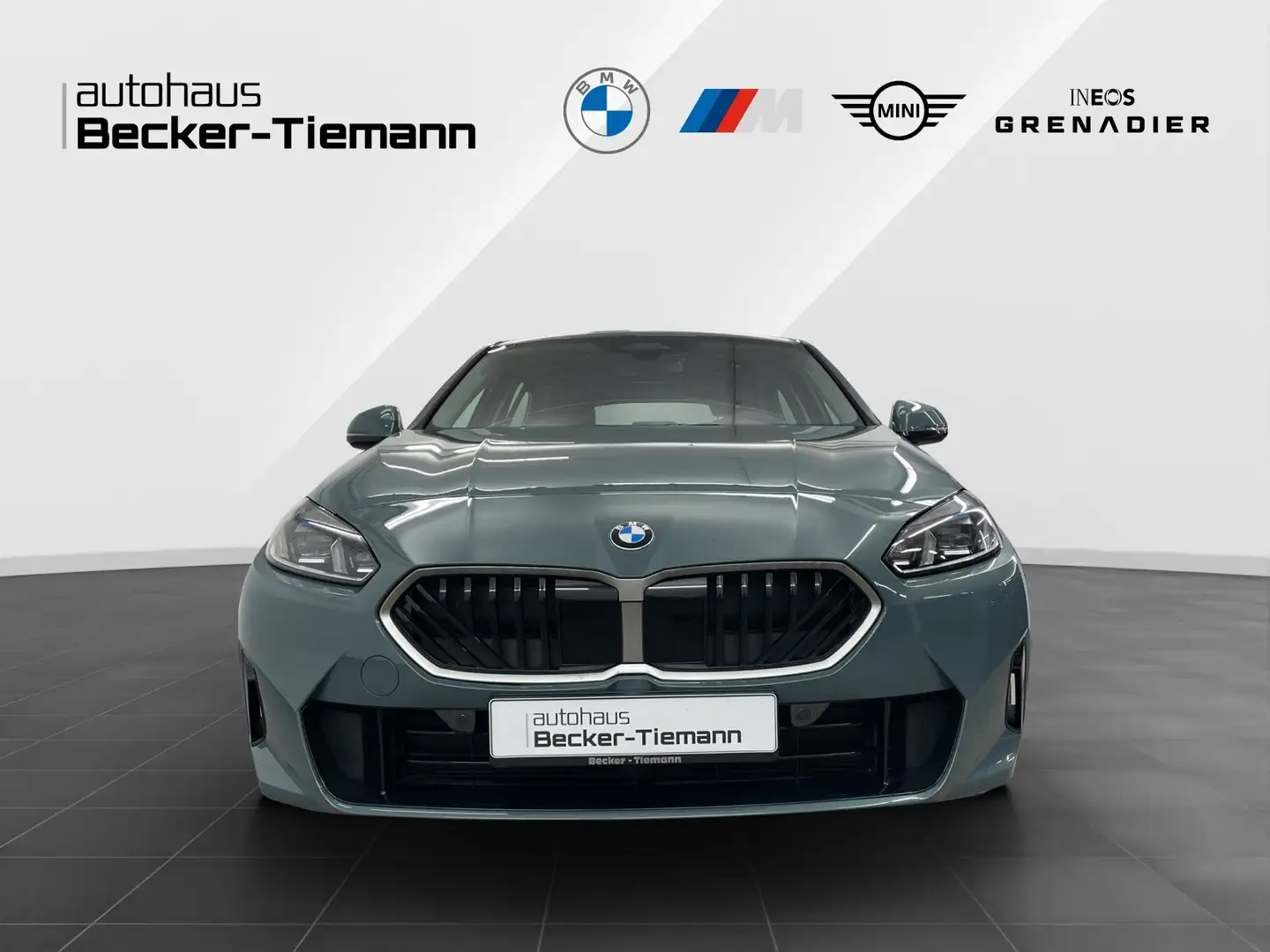 BMW 120 Hatch,A,AHK,Klimaautomatik,Navi Pro,etc. Grün - 2