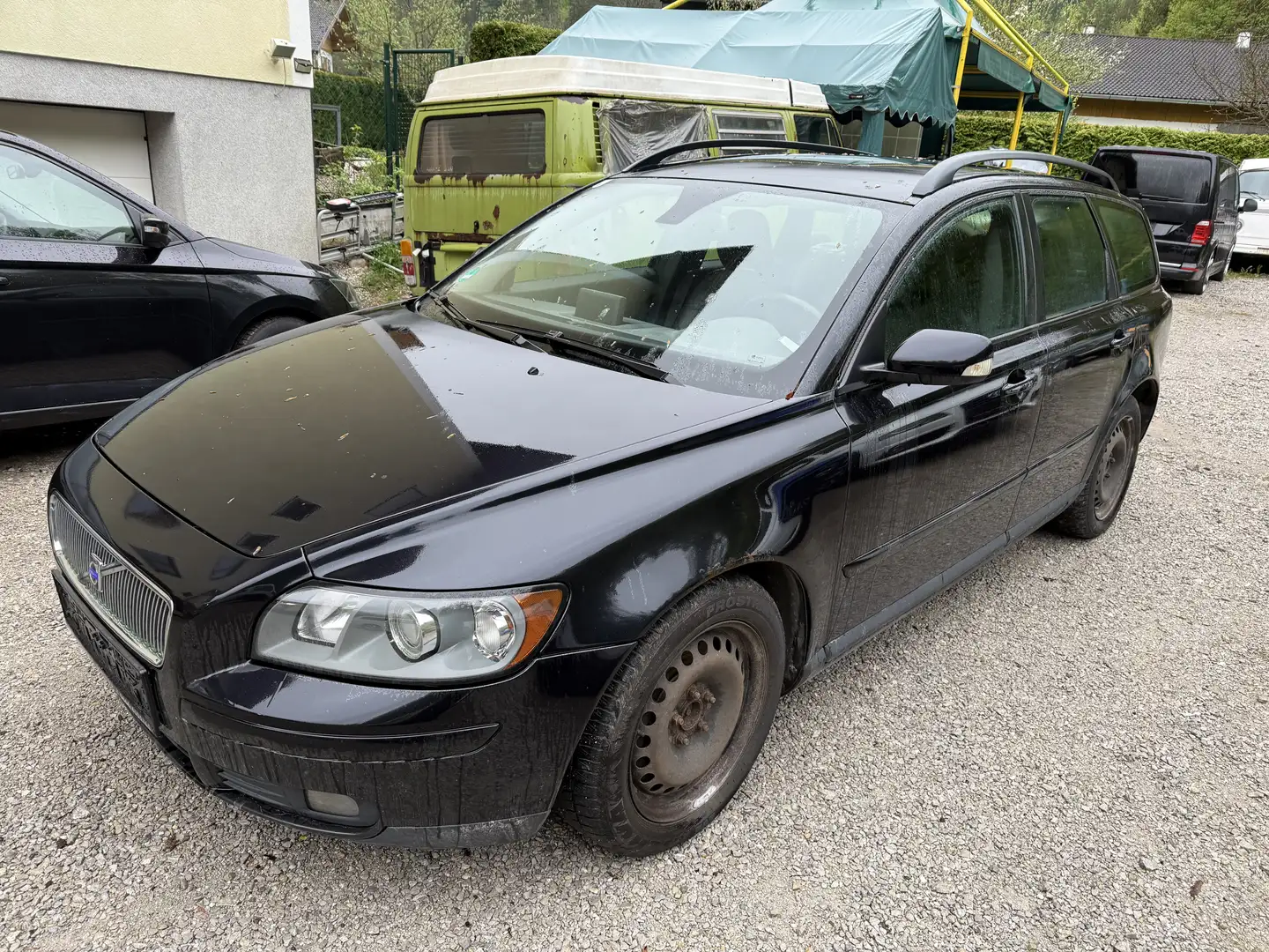 Volvo V50 2.0 D Momentum Schwarz - 1