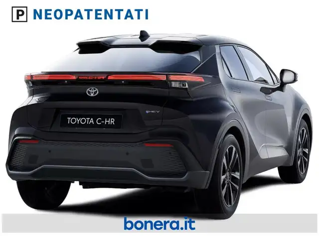 Toyota C-HR view 3