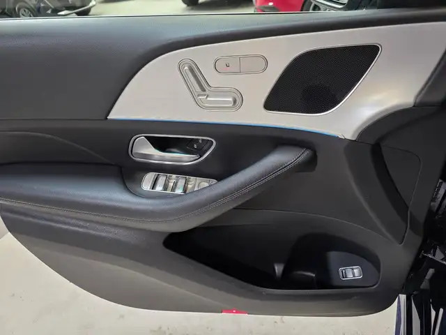 Mercedes-Benz Gle view 22