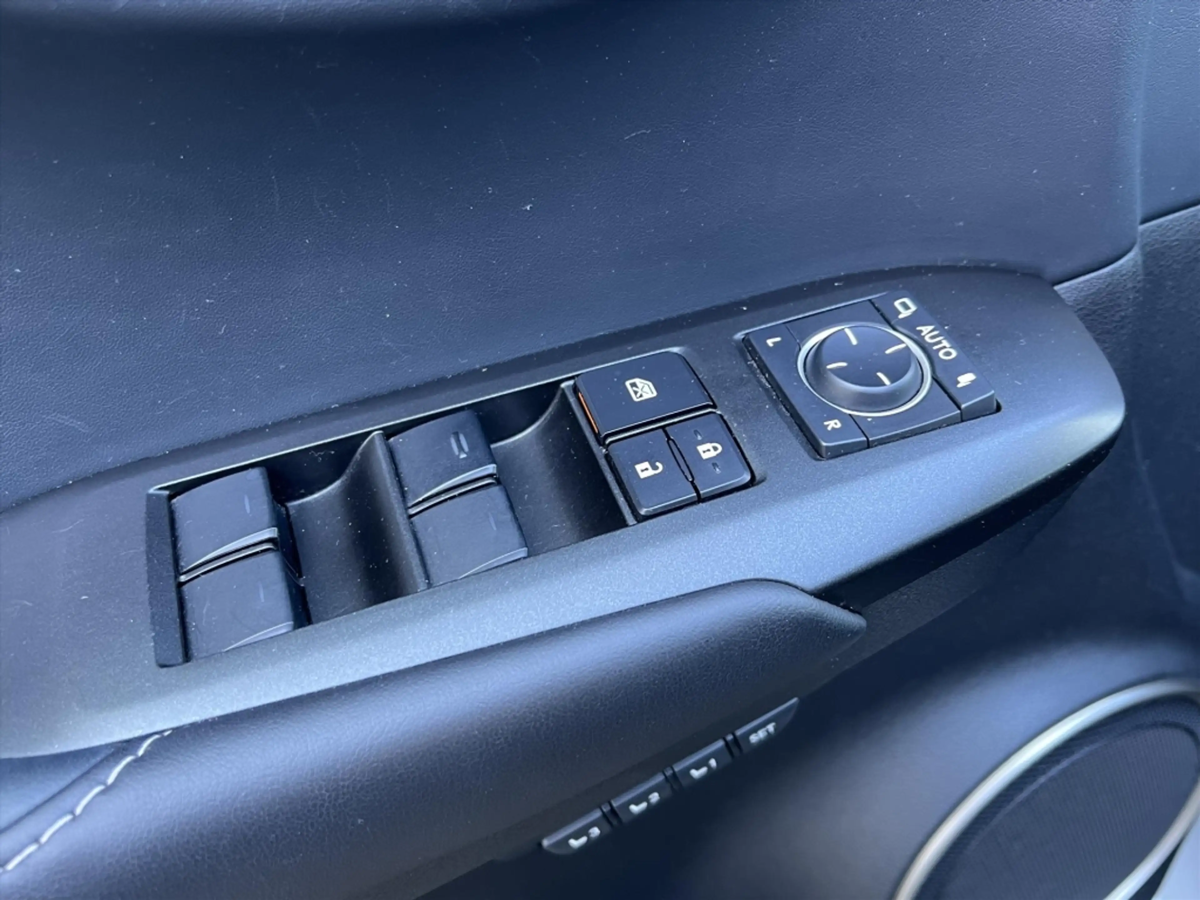 Lexus NX 300h AWD President Line | Mark Levinson, Head up displa — photo 29