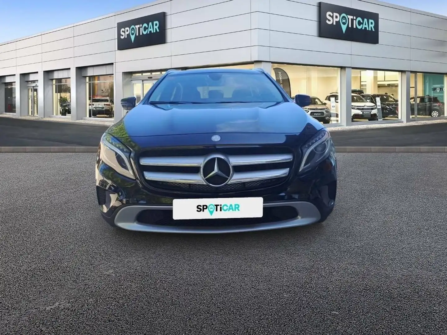 Mercedes-Benz GLA 200 d Urban Negro - 2