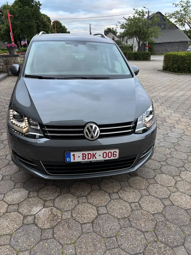 Volkswagen Sharan Sharan 2.0 TDi SCR Highline Gris - 2