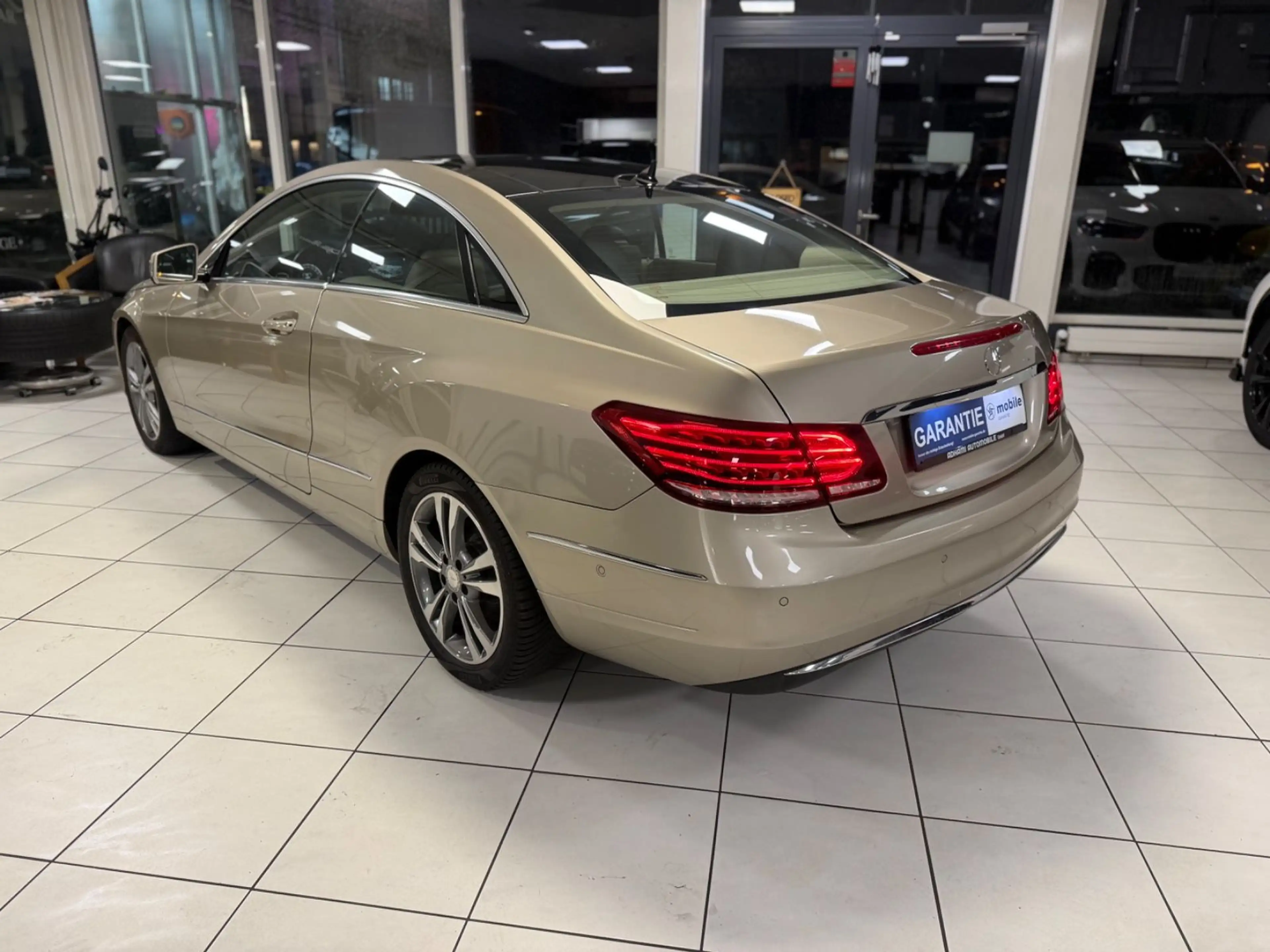 Mercedes-Benz E 220 d BlueTEC PANO LED ILS PDC SHZ TOP — photo 7