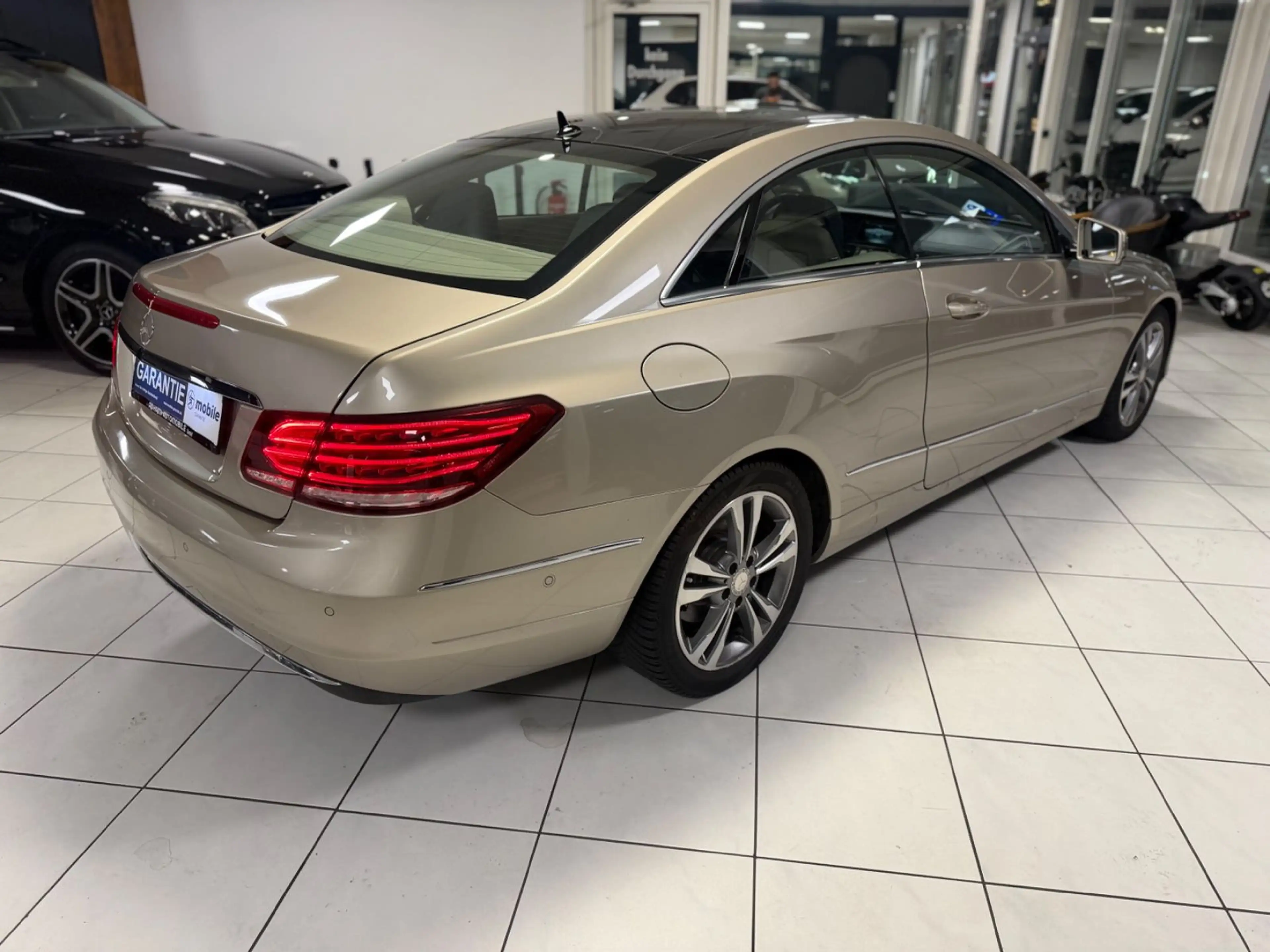 Mercedes-Benz E 220 d BlueTEC PANO LED ILS PDC SHZ TOP — photo 5