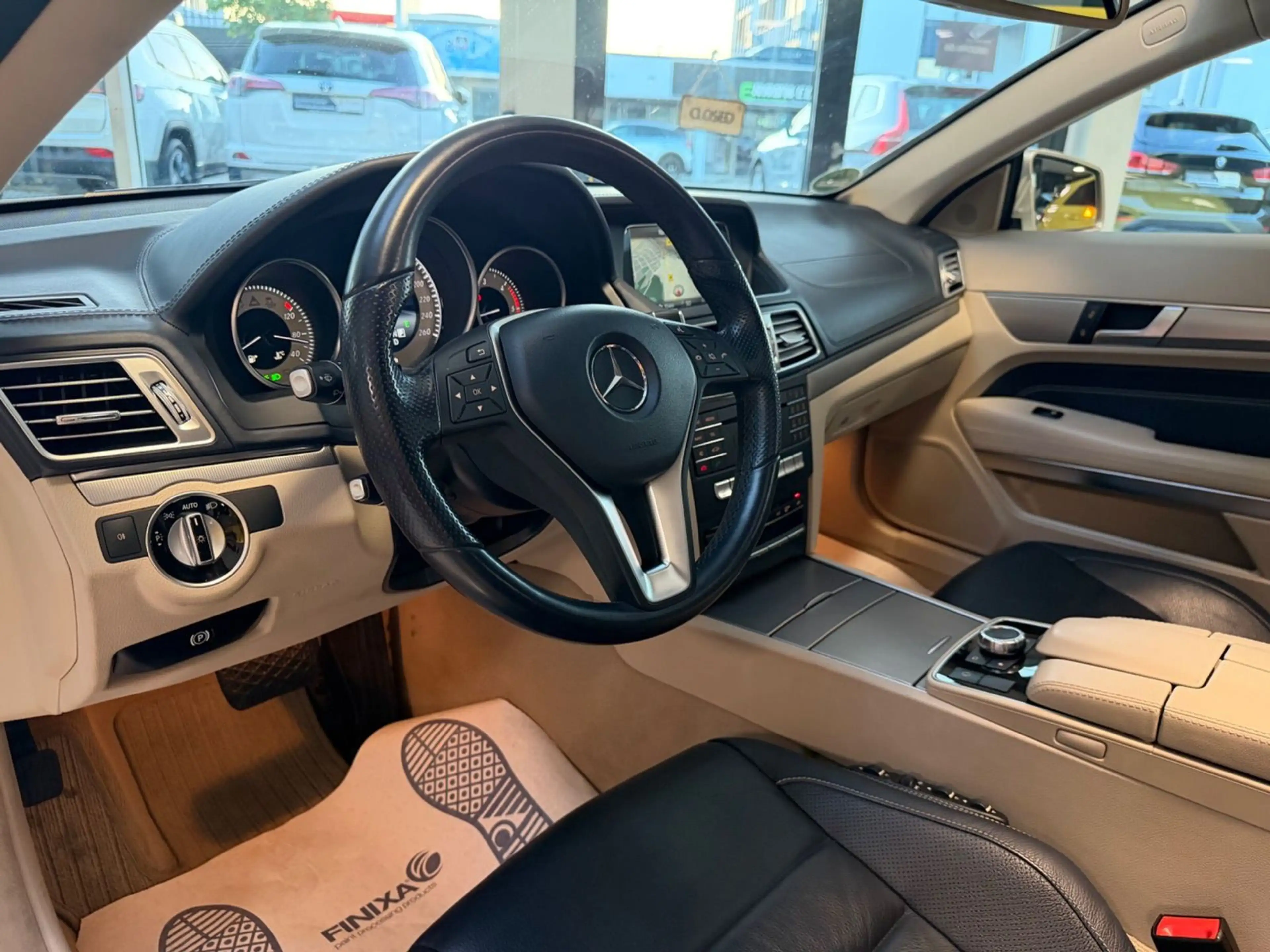 Mercedes-Benz E 220 d BlueTEC PANO LED ILS PDC SHZ TOP — photo 10