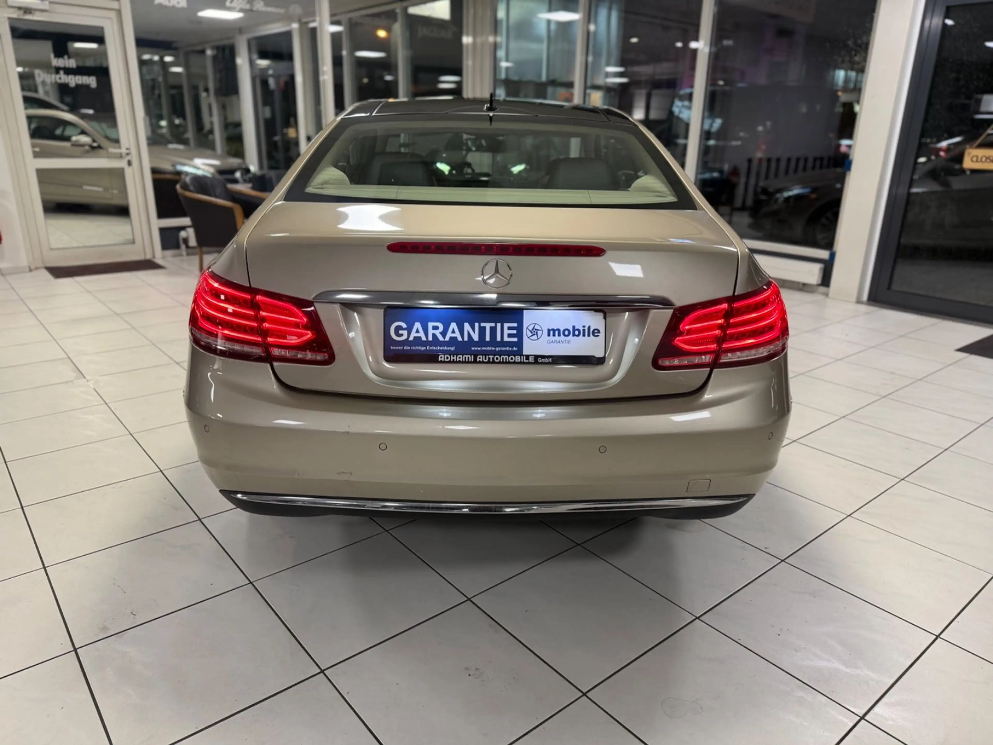 Mercedes-Benz E 220 d BlueTEC PANO LED ILS PDC SHZ TOP — photo 6