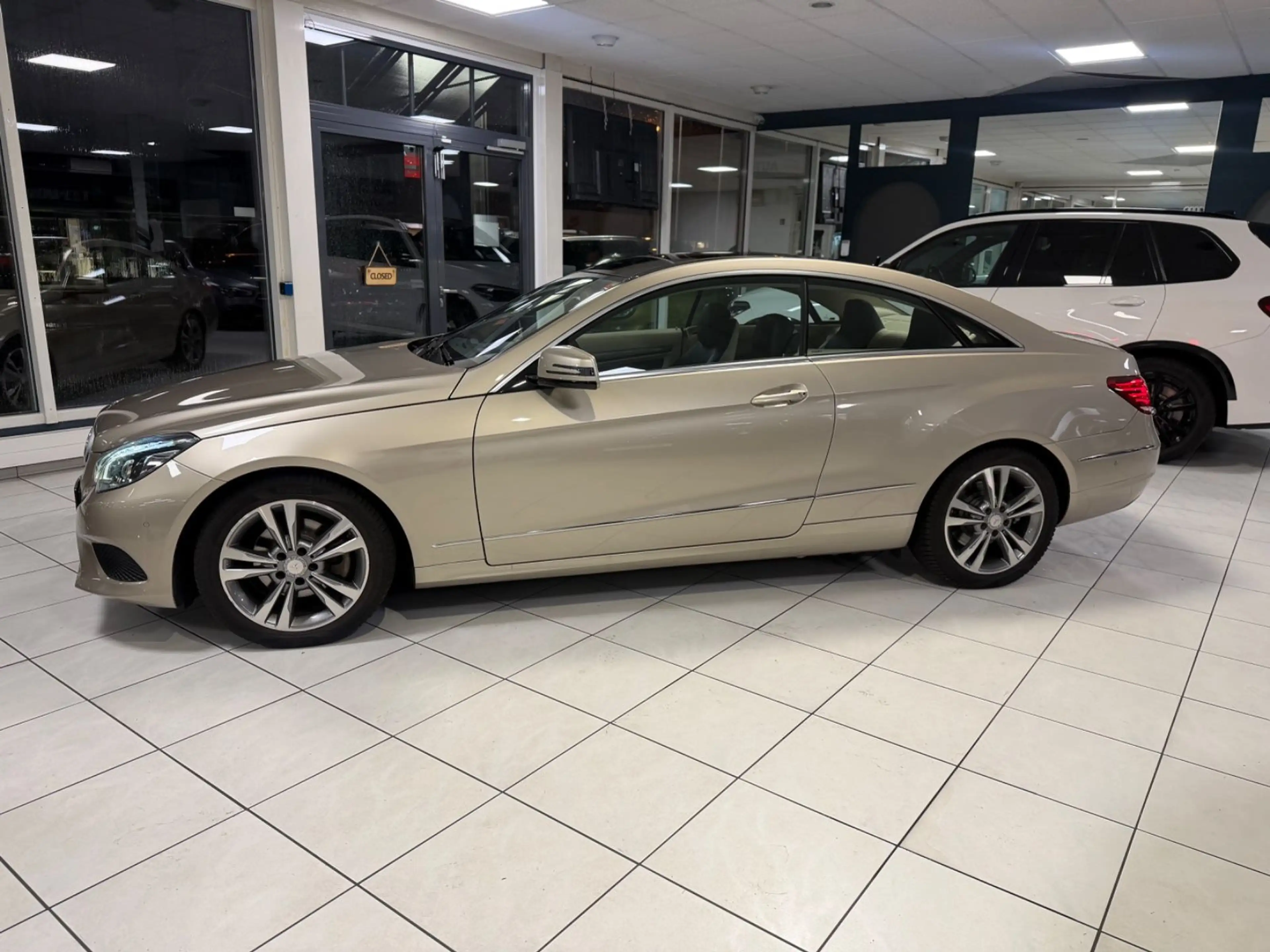 Mercedes-Benz E 220 d BlueTEC PANO LED ILS PDC SHZ TOP — photo 8