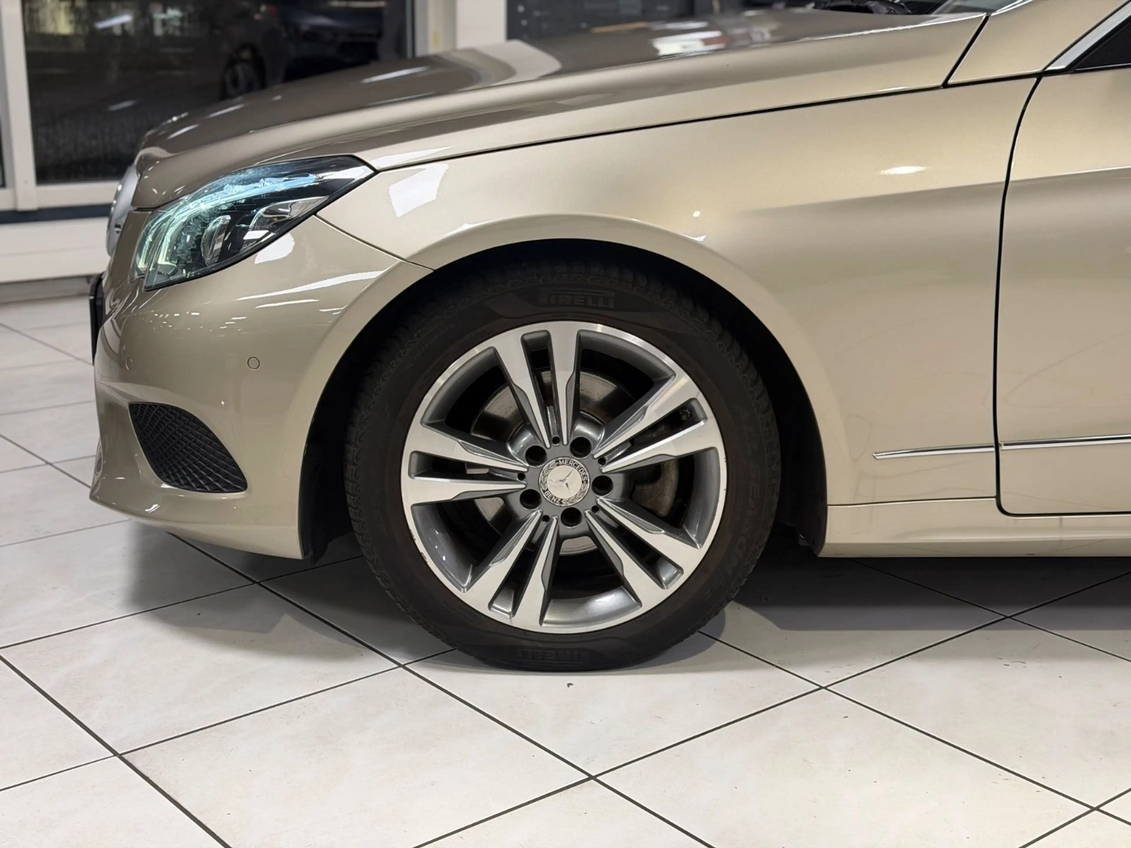 Mercedes-Benz E 220 d BlueTEC PANO LED ILS PDC SHZ TOP — photo 9