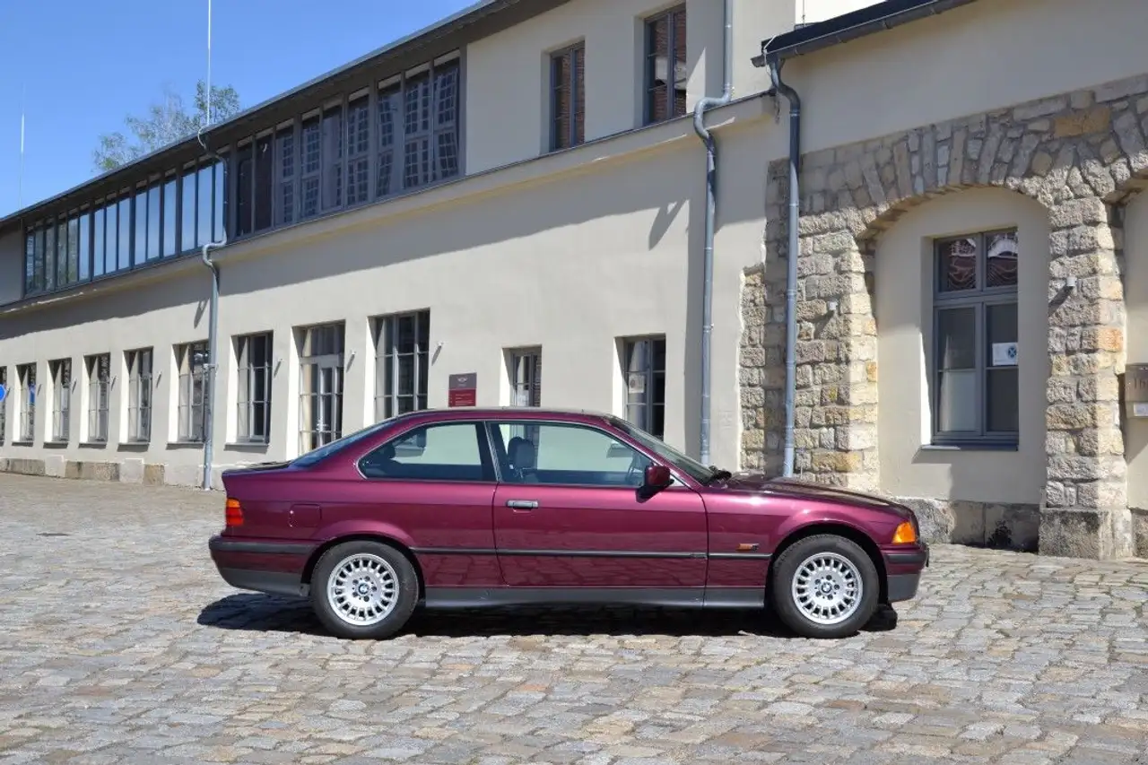 BMW 320 1. Hand, Erstlack, Scheckheftgepflegt, foto 9