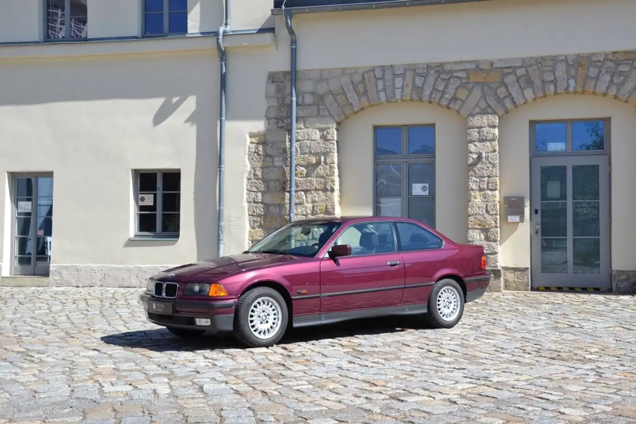 BMW 320 1. Hand, Erstlack, Scheckheftgepflegt, foto 2