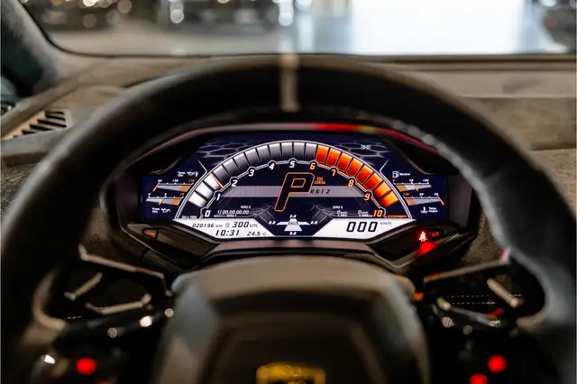 Lamborghini Huracan view 12