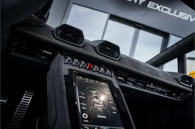 Lamborghini Huracan view 14