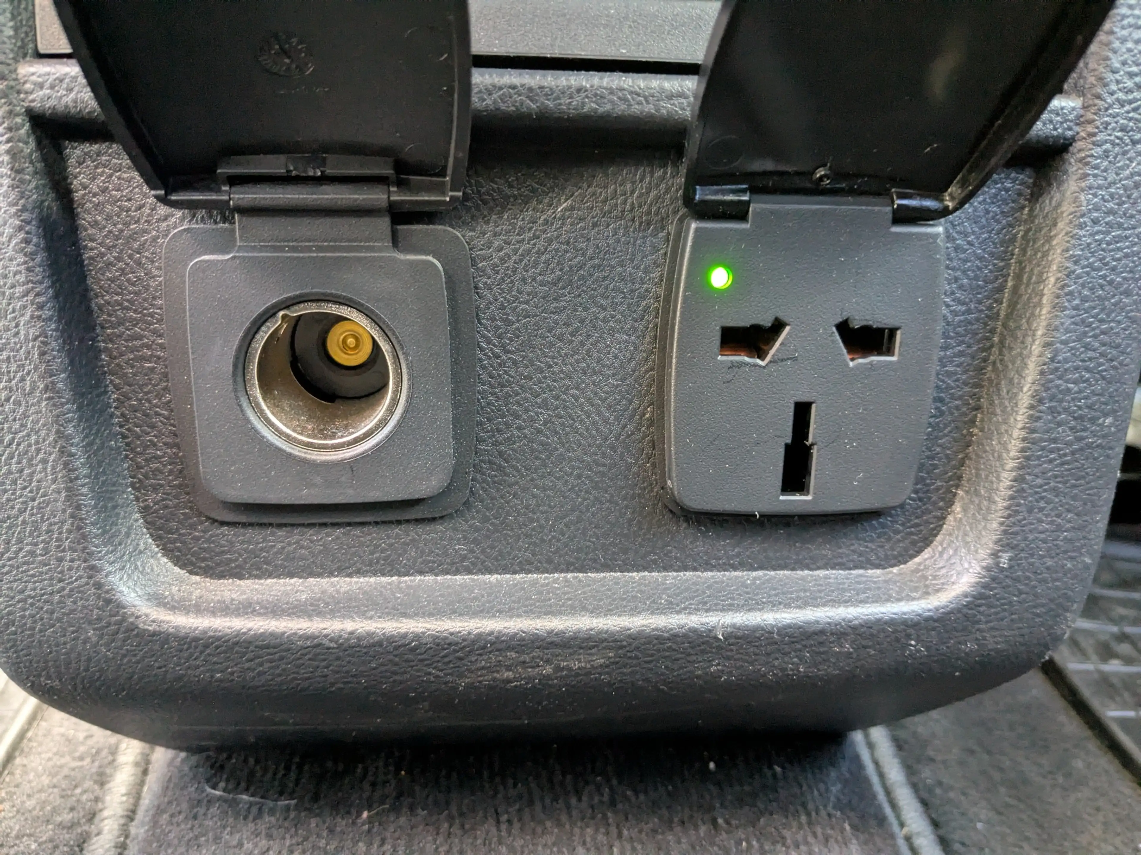 Ford Galaxy Hybrid Titanium — photo 14