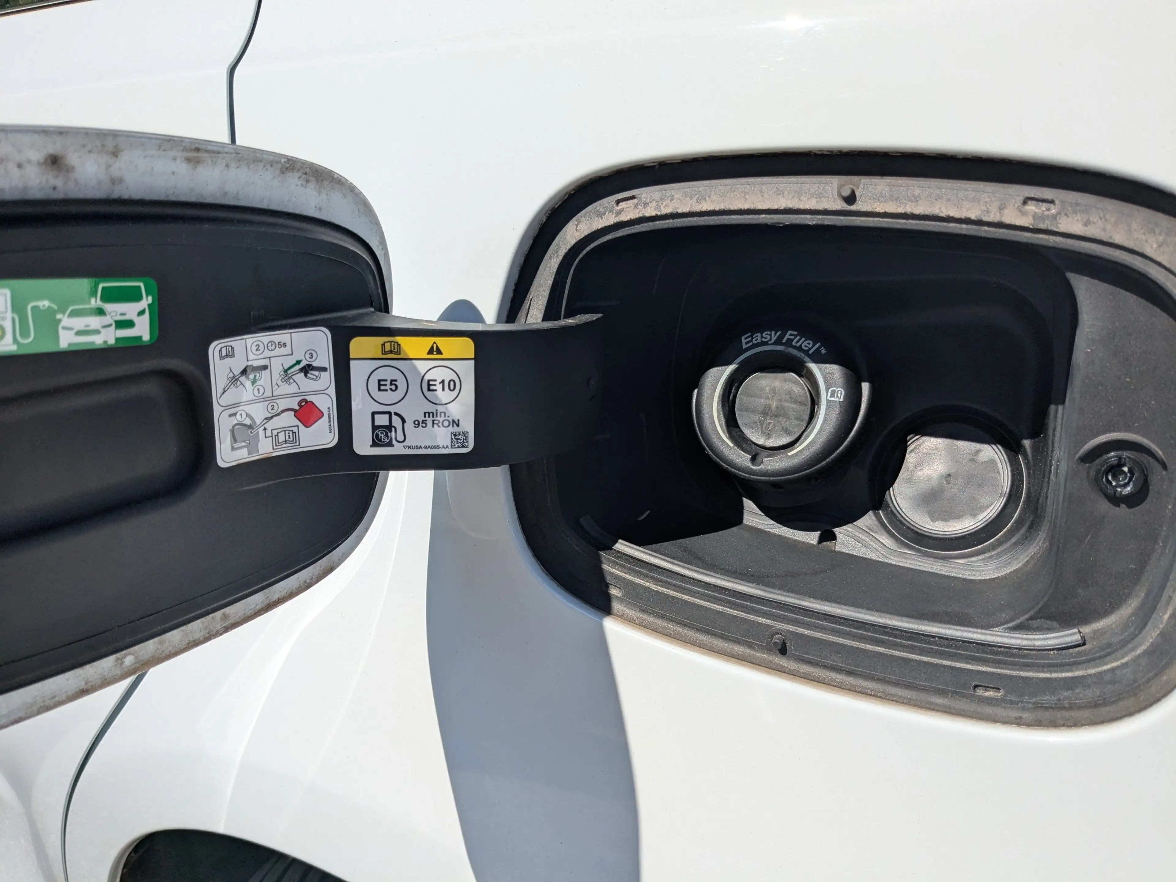 Ford Galaxy Hybrid Titanium — photo 15