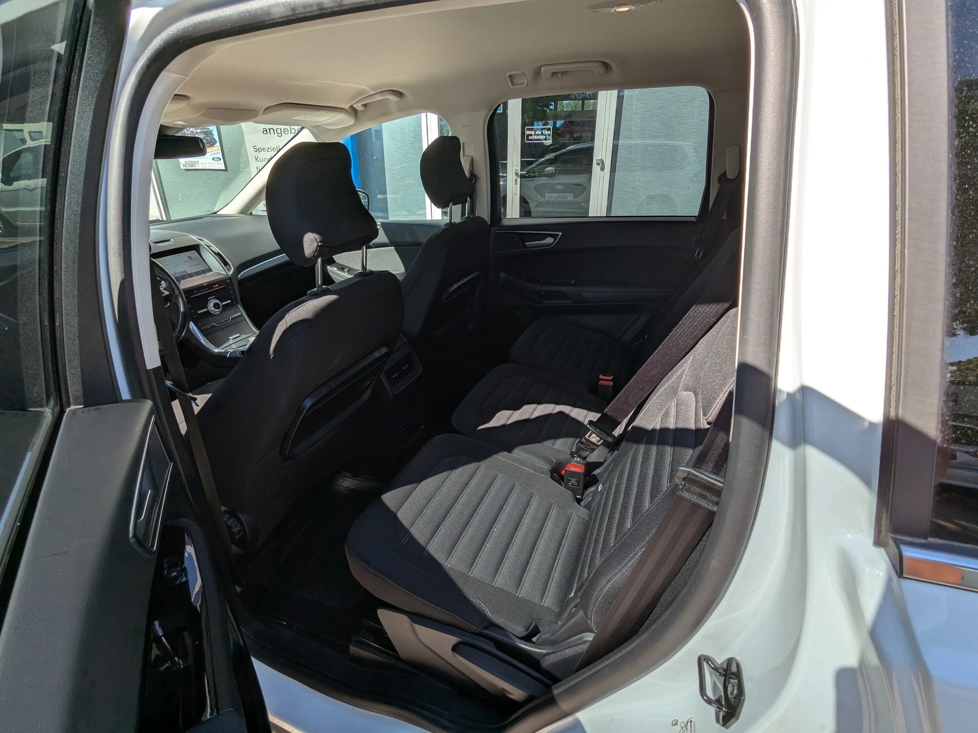 Ford Galaxy Hybrid Titanium — photo 13