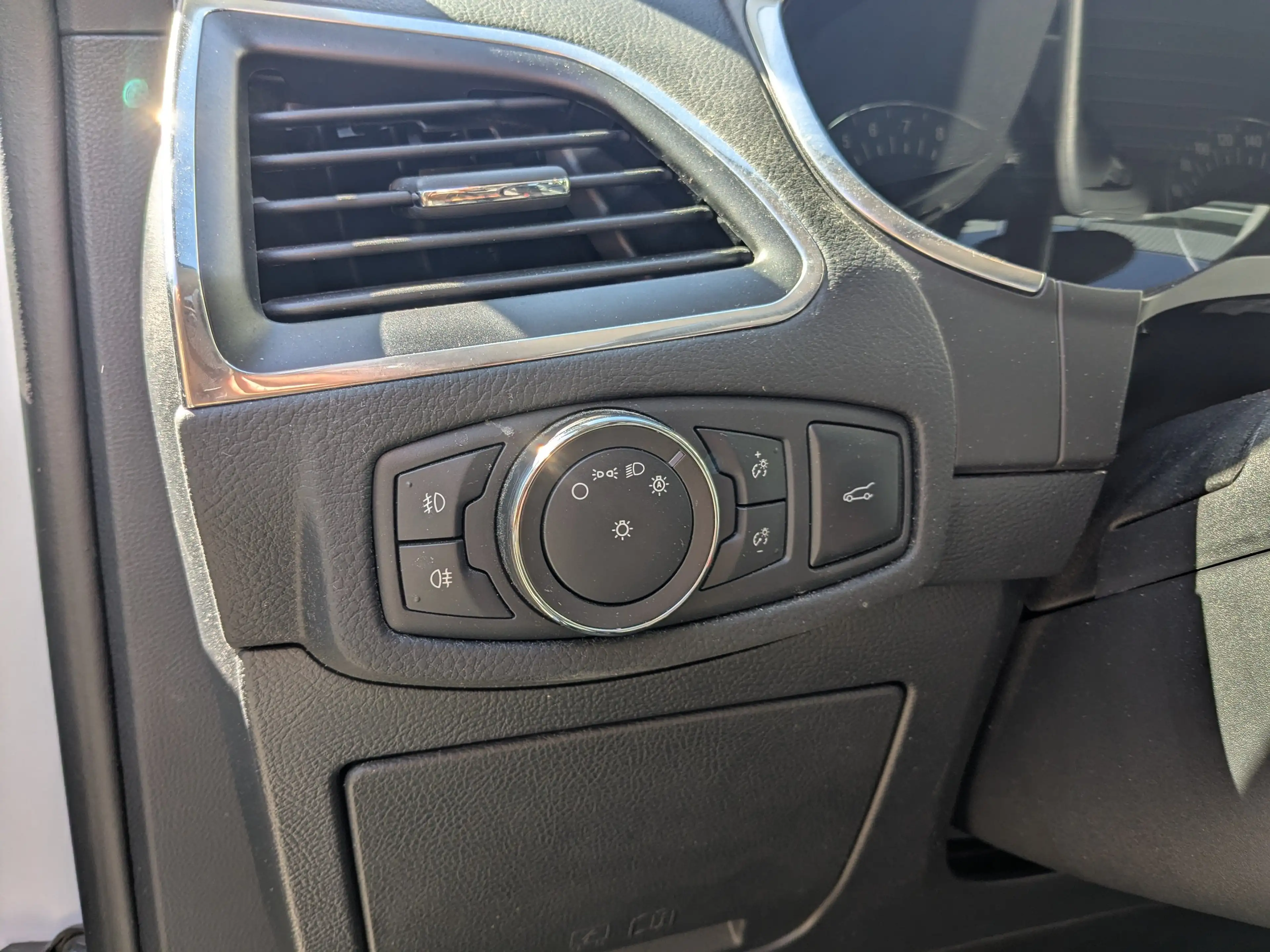 Ford Galaxy Hybrid Titanium — photo 6