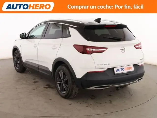 Opel Grandland view 4