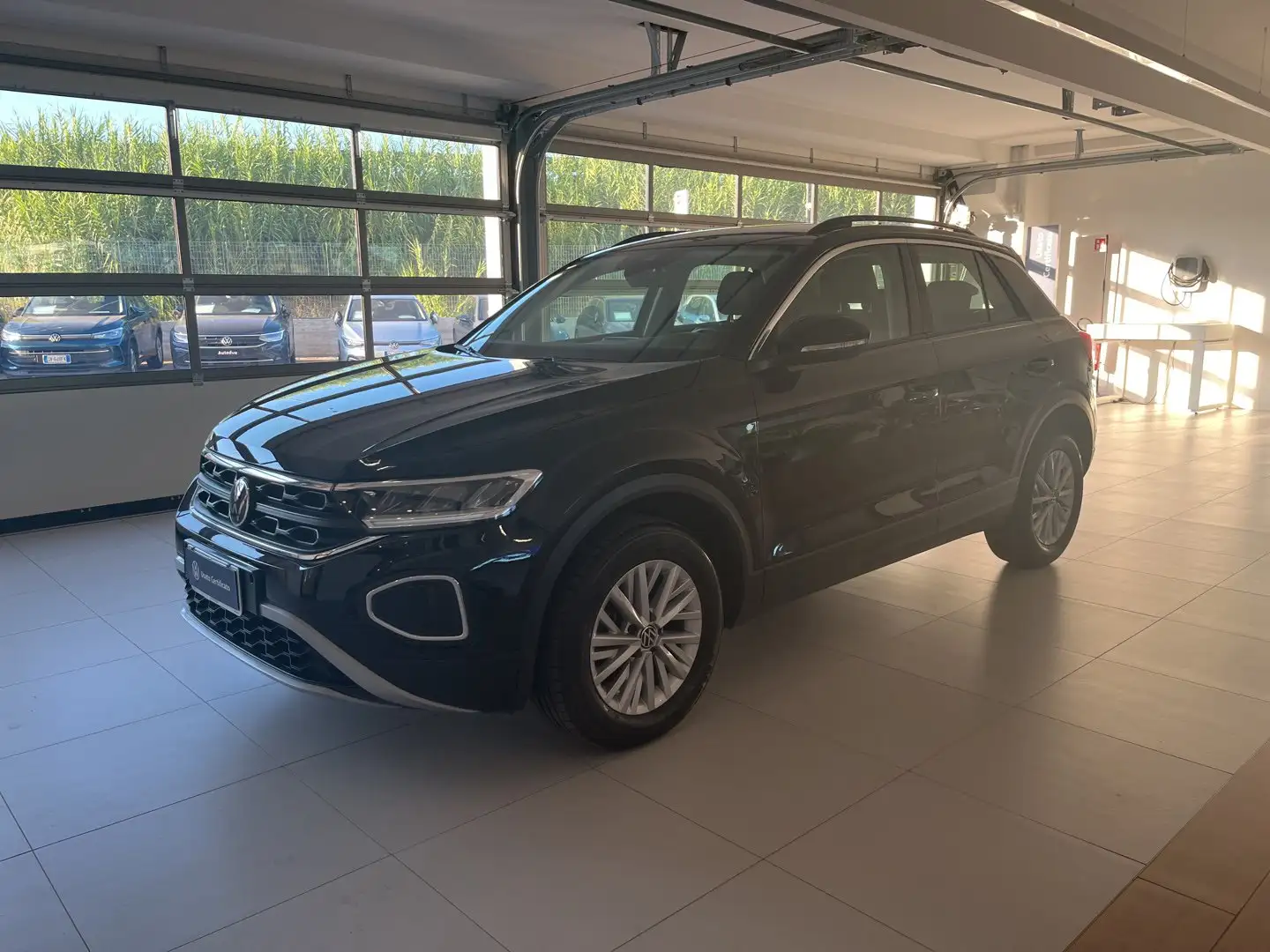 Volkswagen T-Roc 2.0 TDI SCR LIFE DSG 150 CV Nero - 1