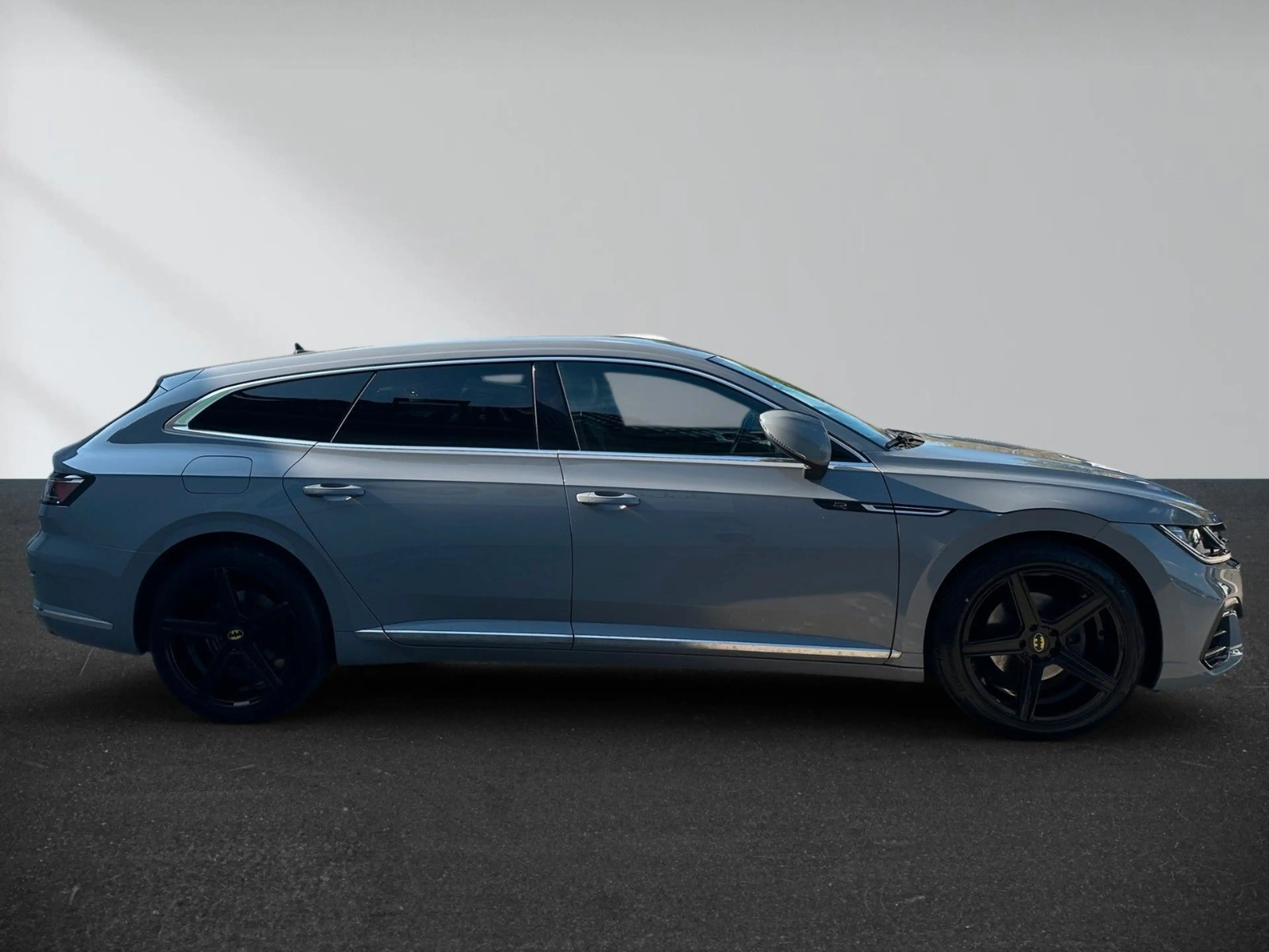 Volkswagen Arteon Shooting Brake R-Line — photo 2