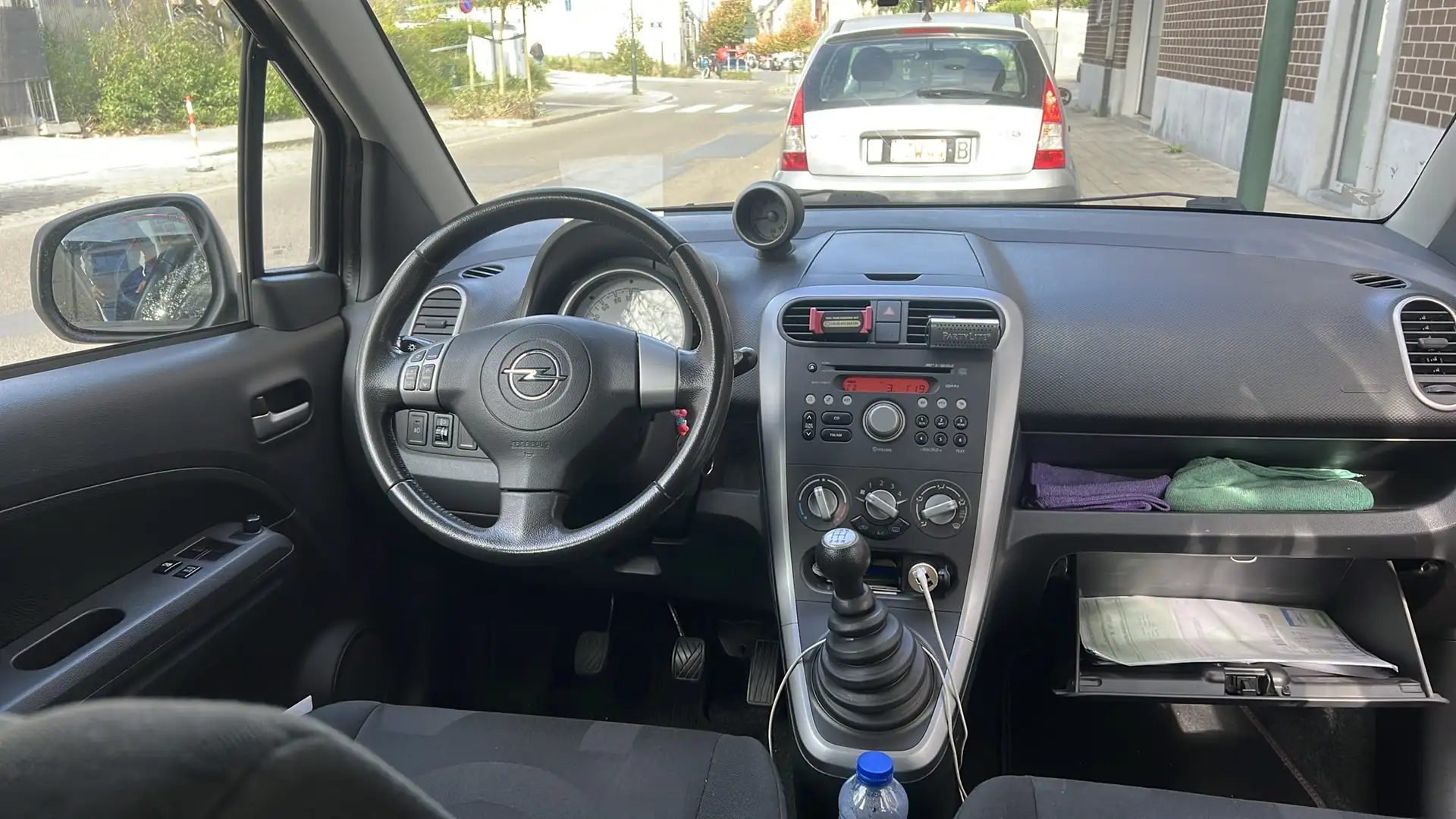 Opel Agila 1.0i Essentia - 1