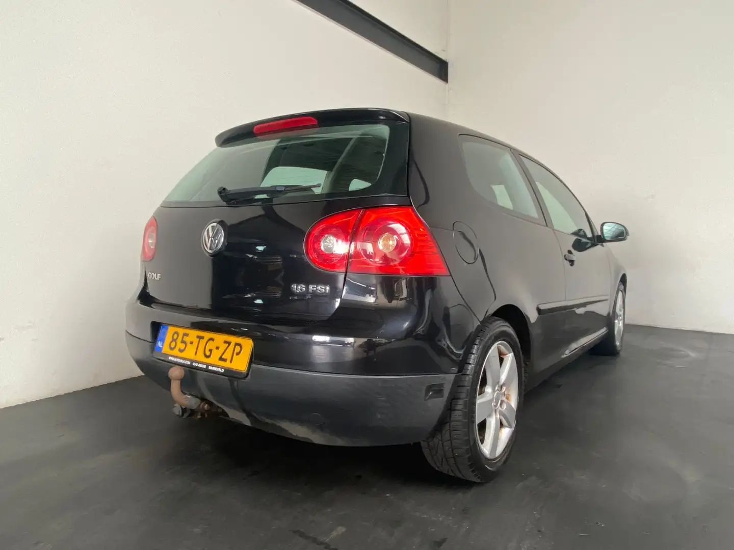 Volkswagen Golf 1.6 FSI Turijn. APK 10-2026! Zwart - 2