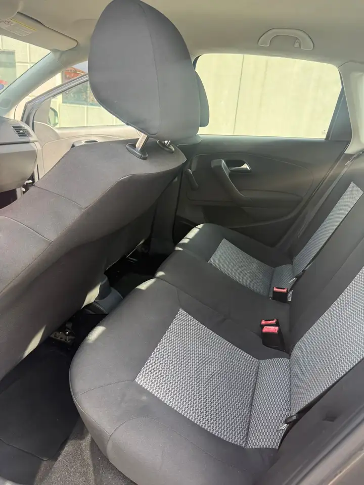 Volkswagen Polo Citadine 5 portes — photo 4