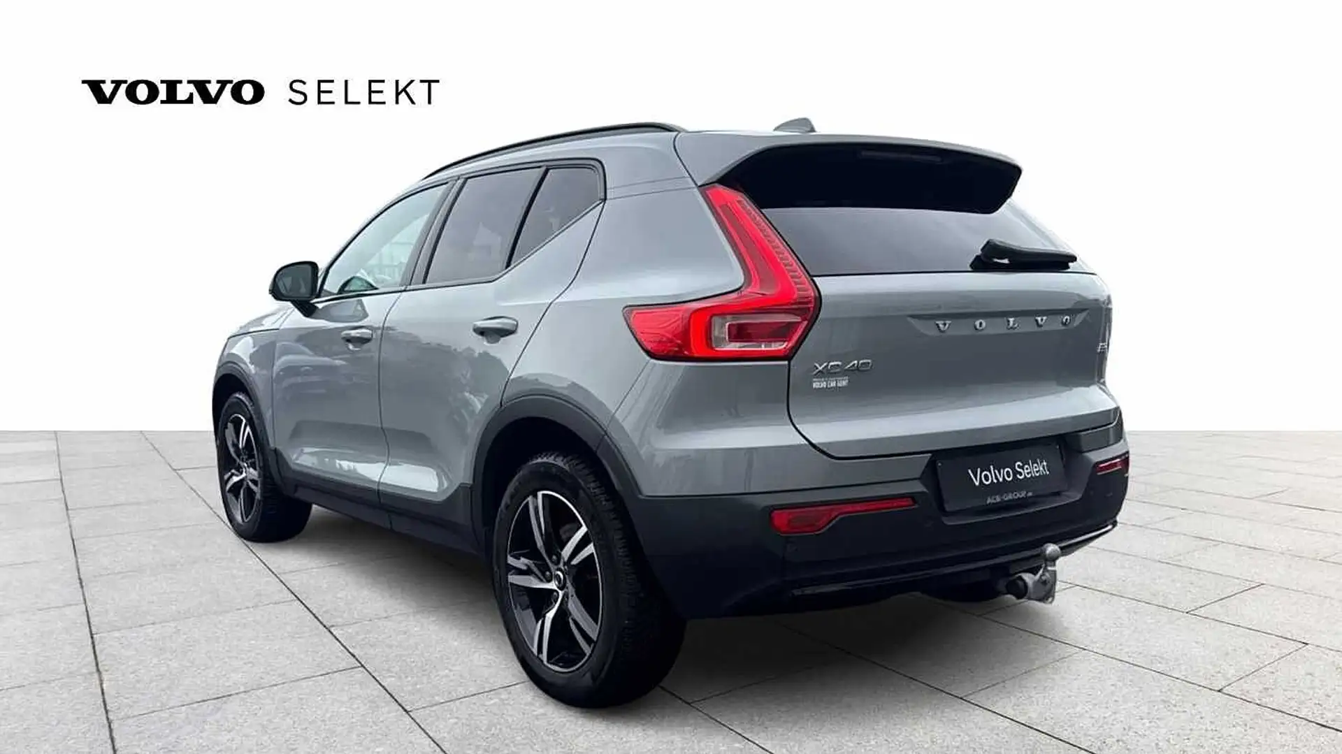 Volvo XC40 Plus, B3 Mild hybrid, Benzine, Dark Gris - 2