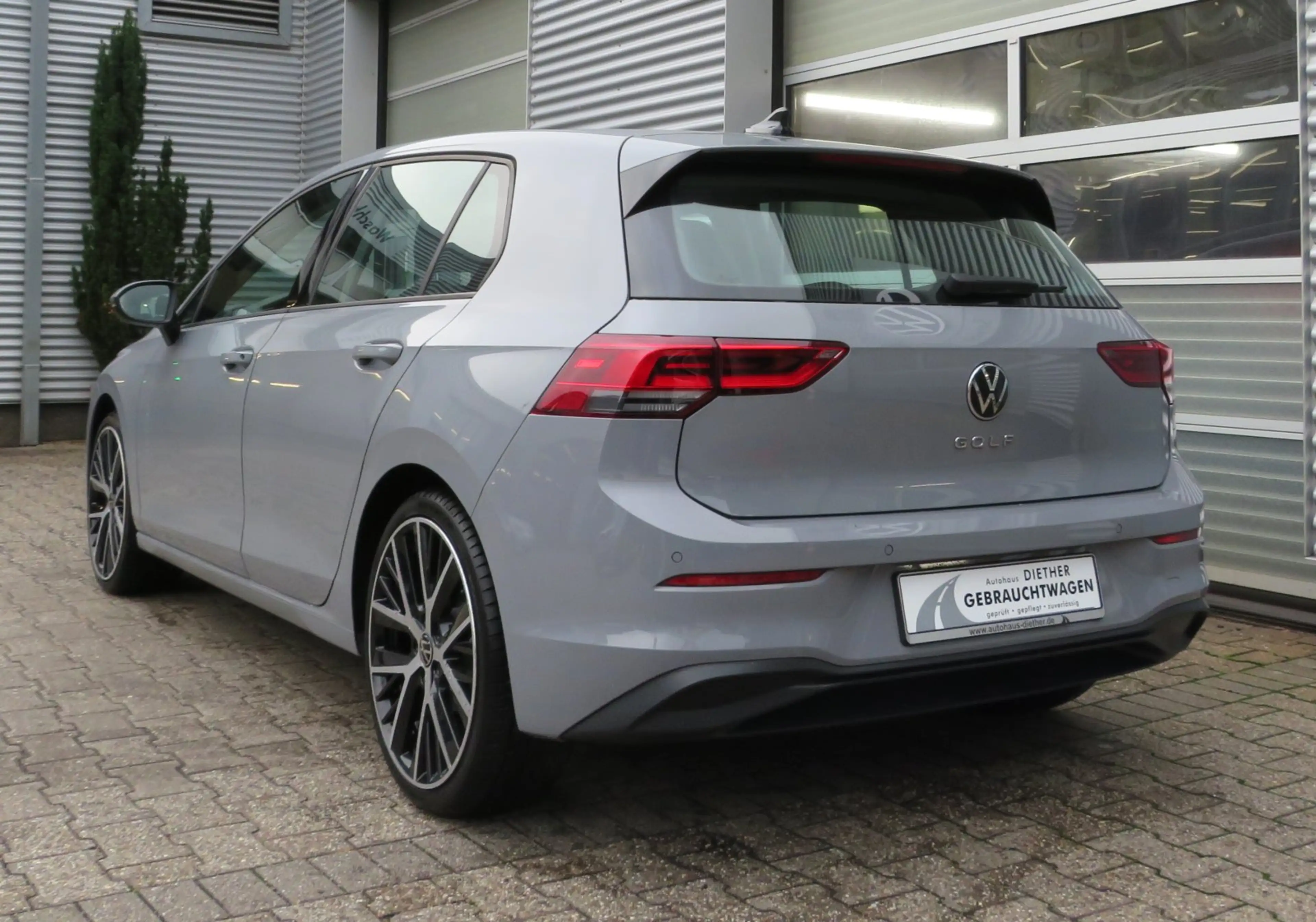 Volkswagen Golf VII 1.5 TSI Life  Navi/LED/Sprachbedienung/ACC — photo 13