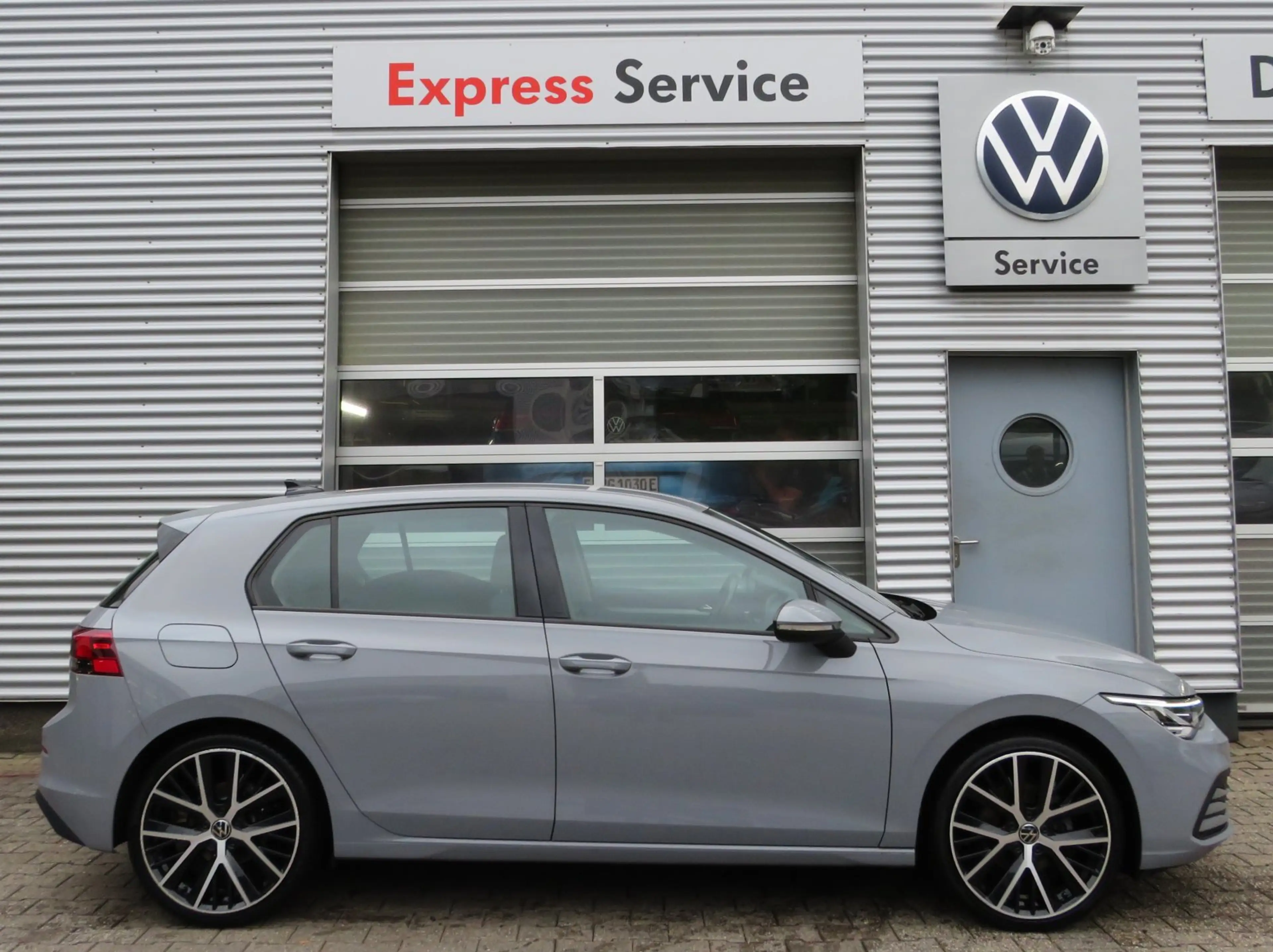 Volkswagen Golf VII 1.5 TSI Life Navi/LED/Sprachbedienung/ACC