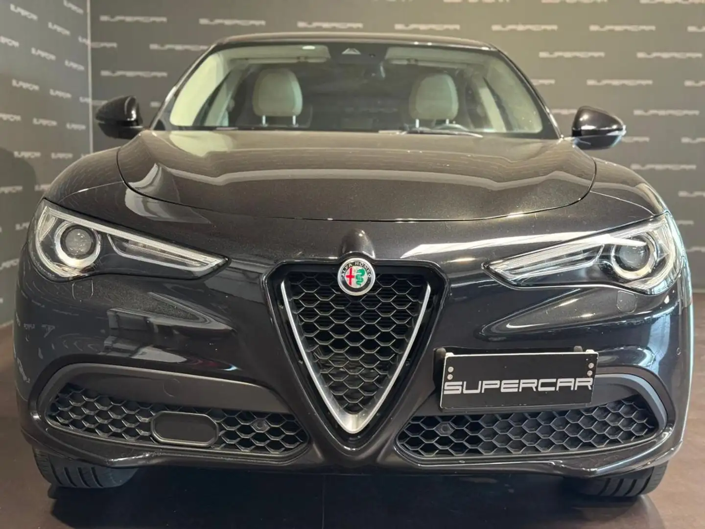 Alfa Romeo Stelvio 2.2 Turbodiesel 210 CV AT8 Q4 Ti Zwart - 2