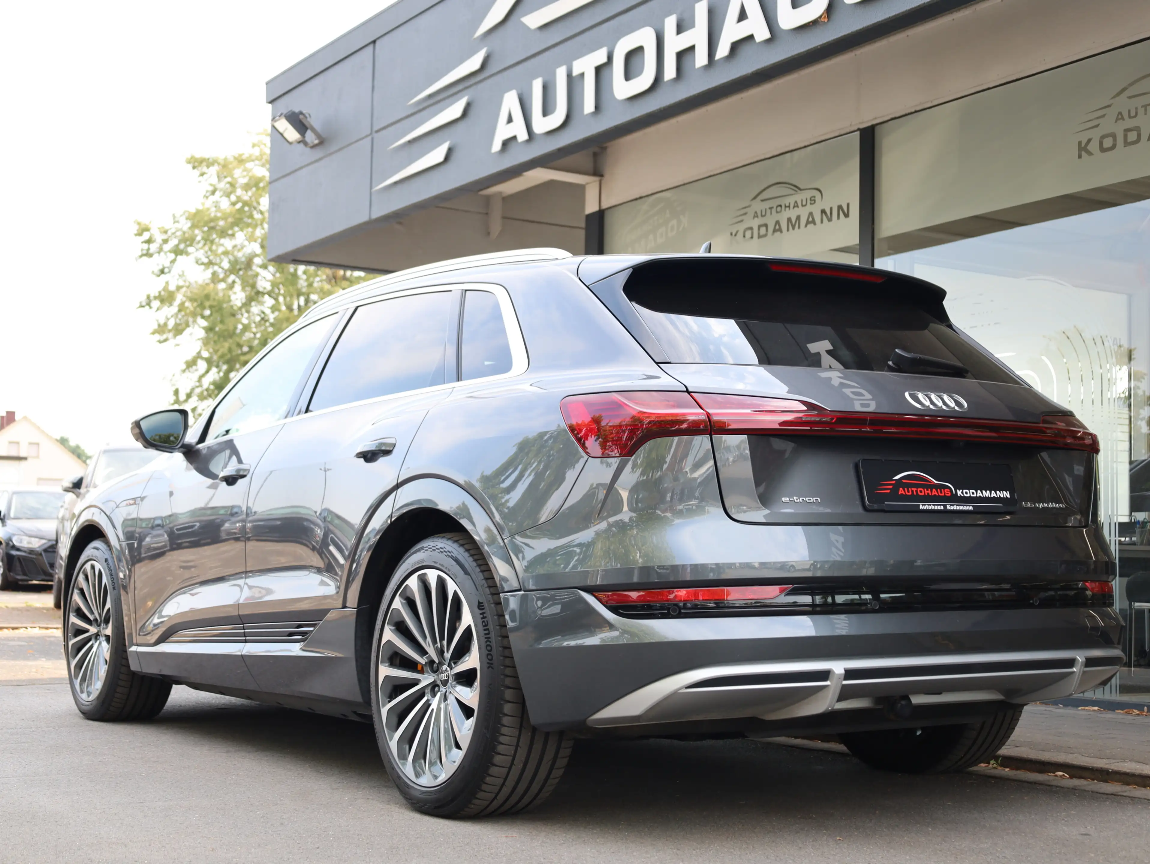 Audi e-tron 55 quattro S-Line*Memory*Luft*AHK*21Alu — photo 11