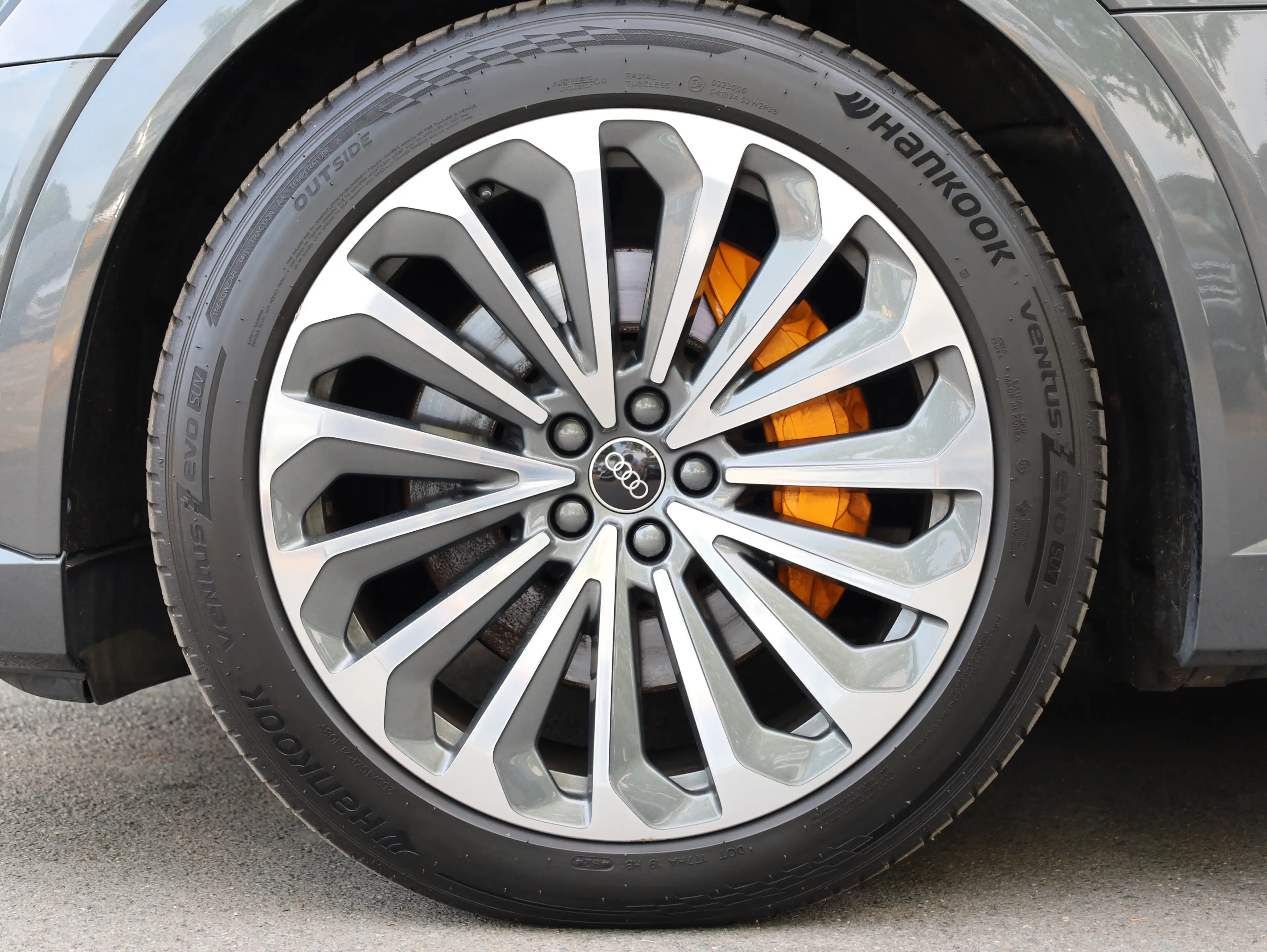 Audi e-tron 55 quattro S-Line*Memory*Luft*AHK*21Alu — photo 3