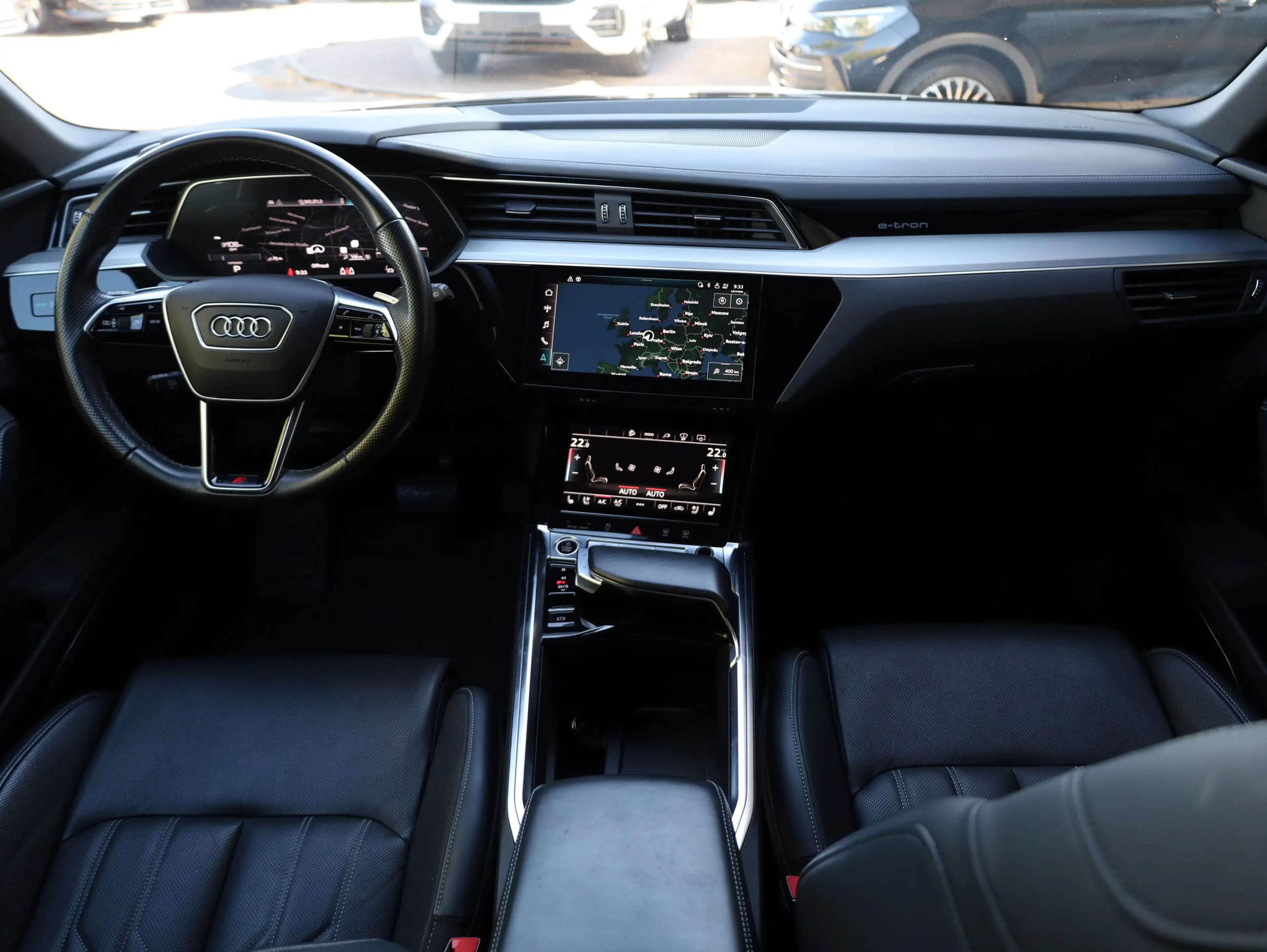 Audi e-tron 55 quattro S-Line*Memory*Luft*AHK*21Alu — photo 23