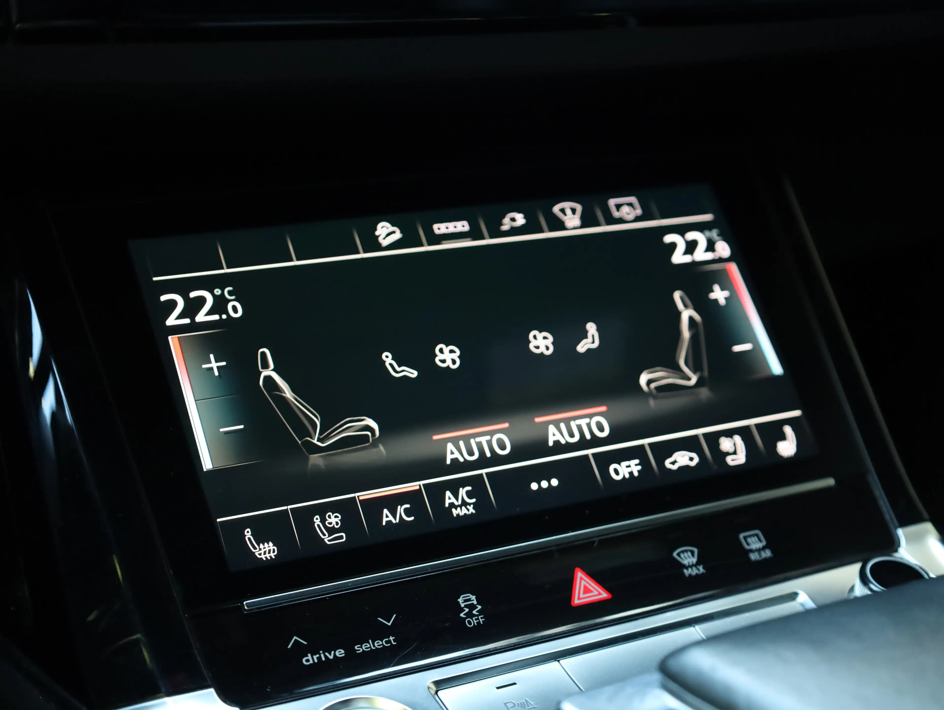 Audi e-tron 55 quattro S-Line*Memory*Luft*AHK*21Alu — photo 31