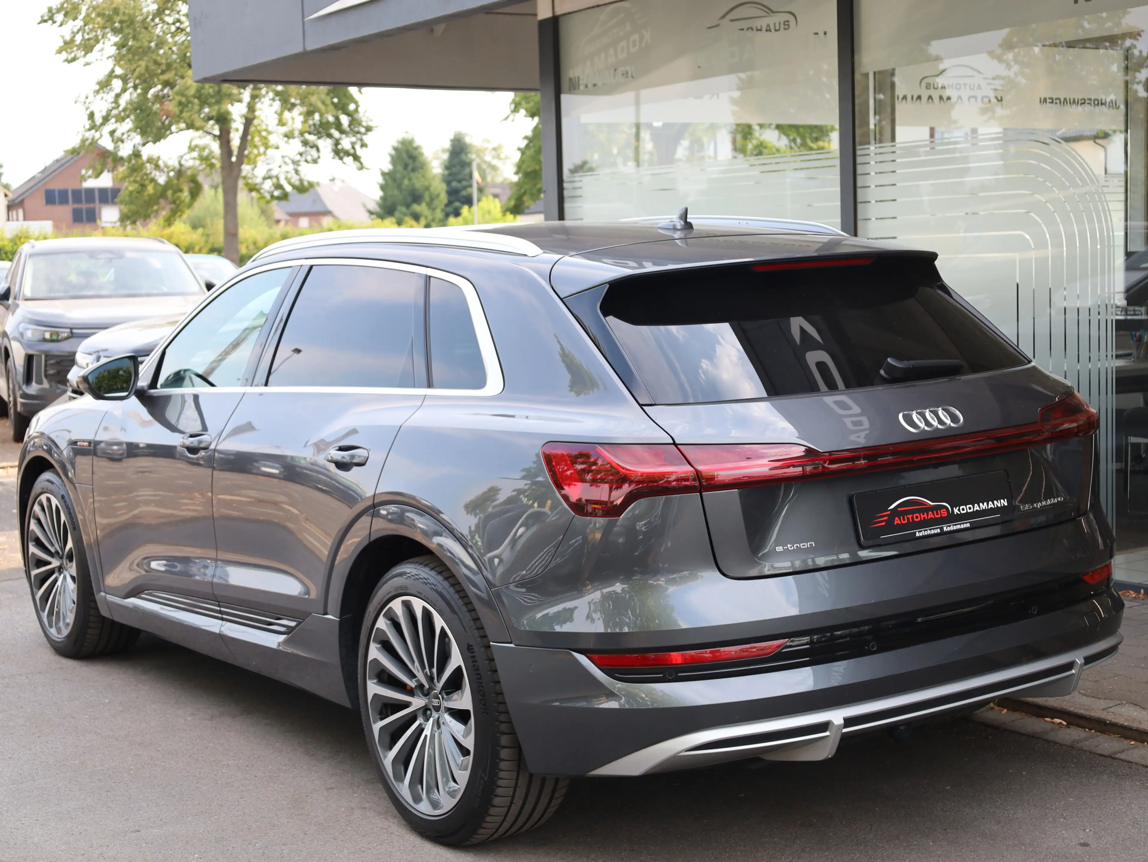 Audi e-tron 55 quattro S-Line*Memory*Luft*AHK*21Alu — photo 10