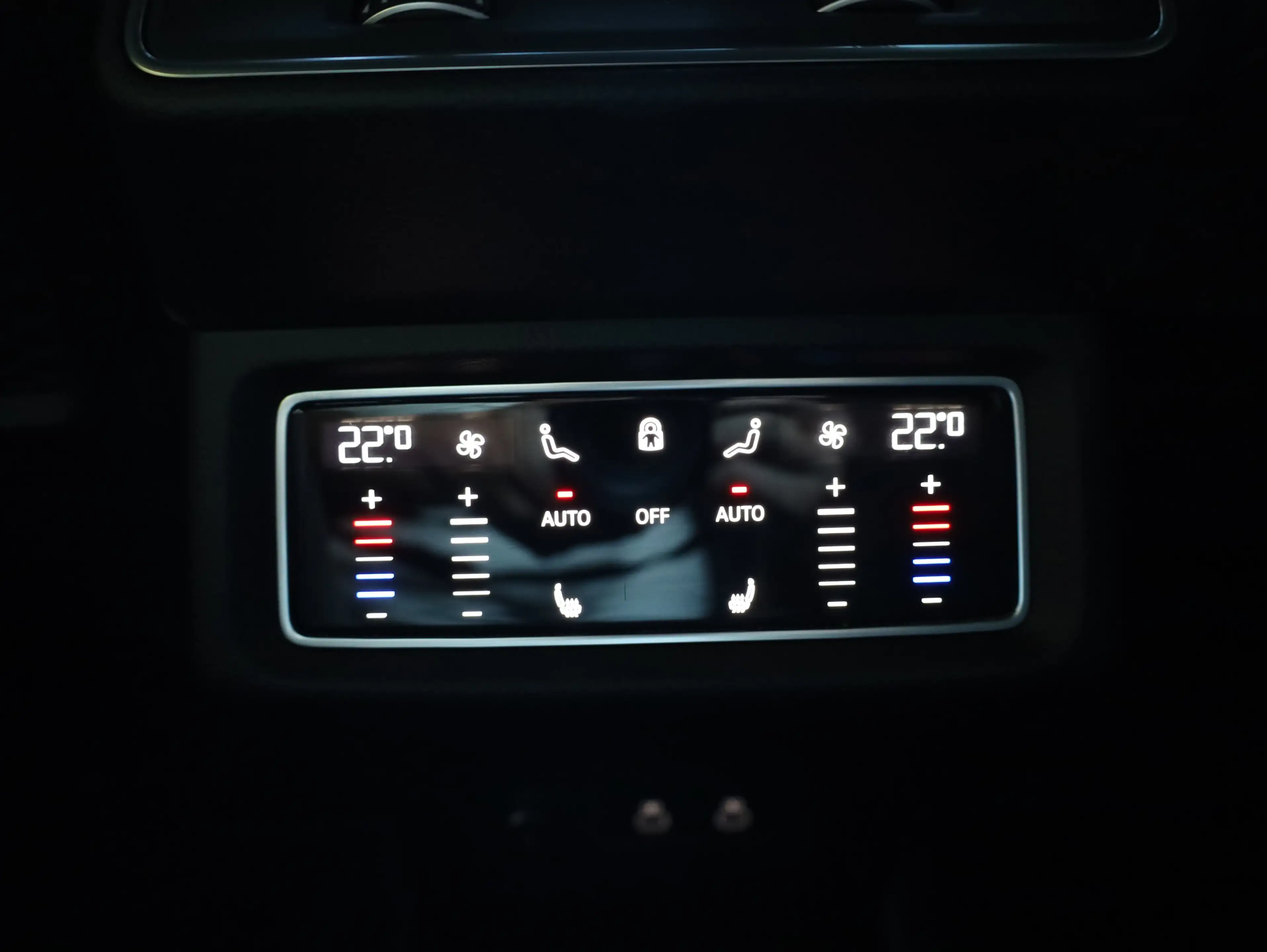 Audi e-tron 55 quattro S-Line*Memory*Luft*AHK*21Alu — photo 22