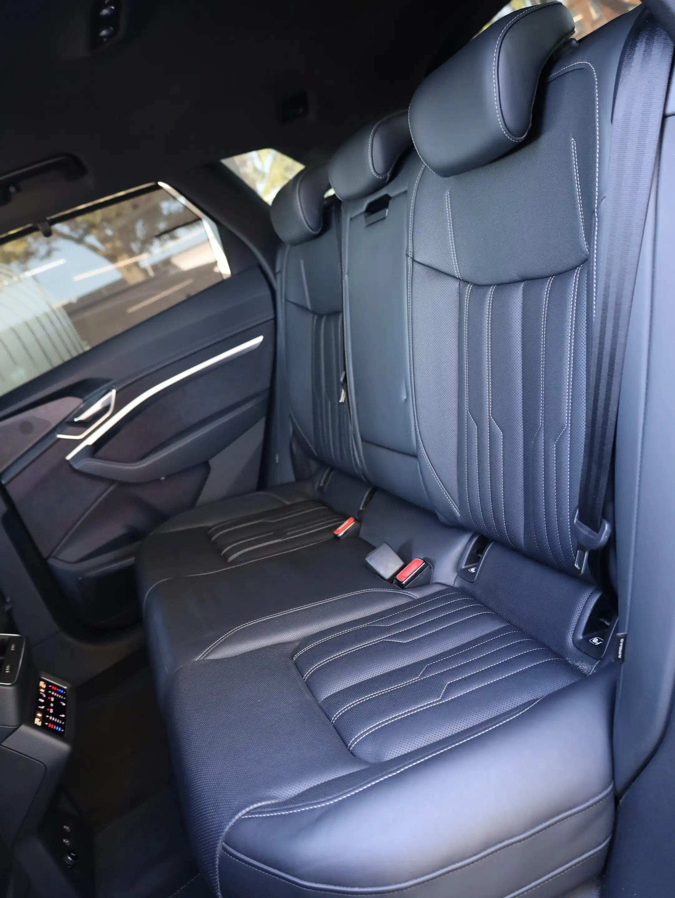 Audi e-tron 55 quattro S-Line*Memory*Luft*AHK*21Alu — photo 20