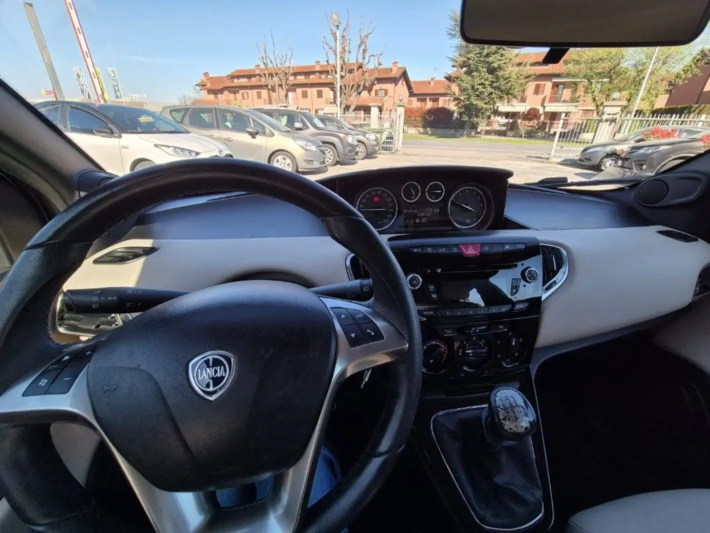 Lancia Ypsilon 1.2 69 CV 5 porte Platinum Negro - 2