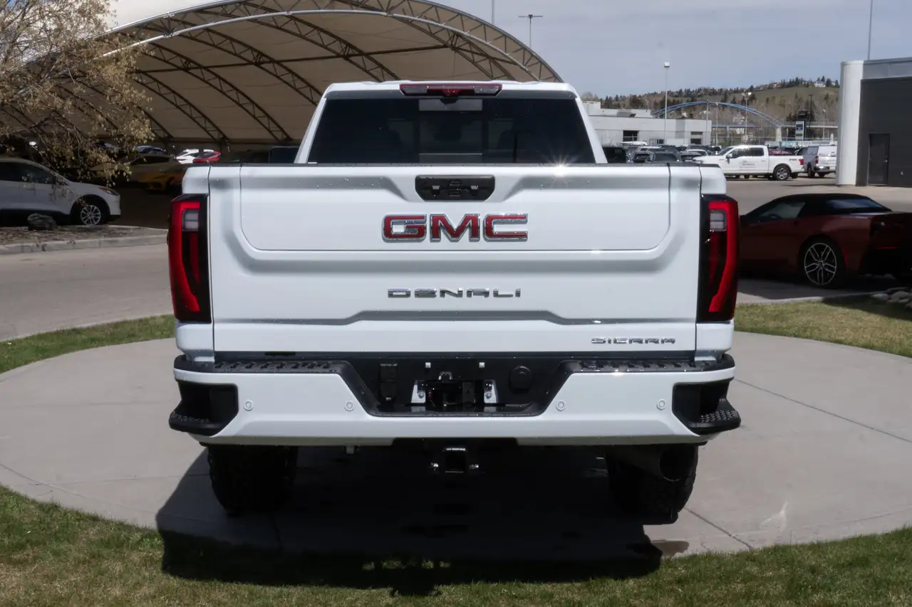 GMC Sierra 3500HD снимка GMC Sierra 3500HD