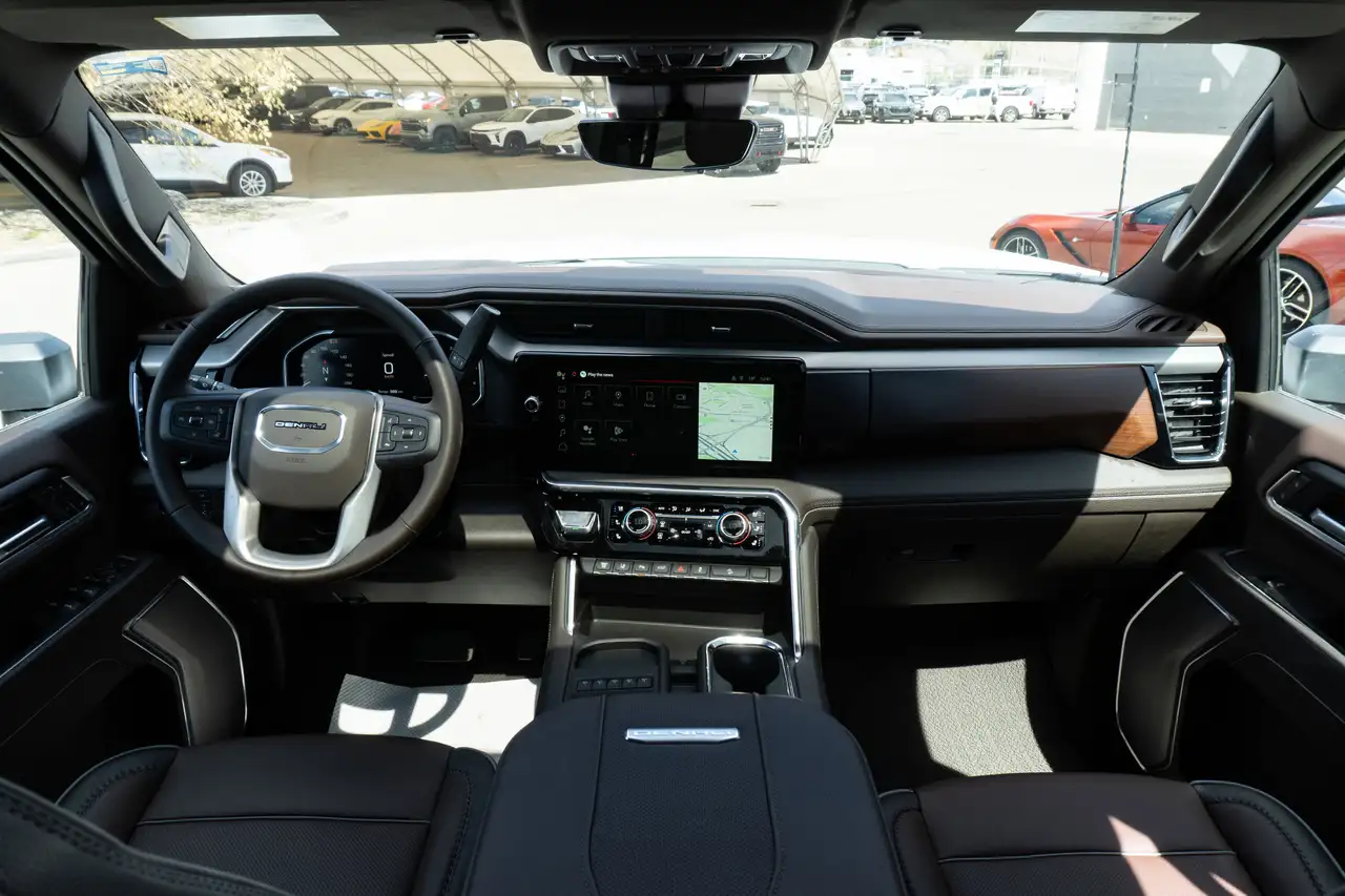 GMC Sierra 3500HD снимка GMC Sierra 3500HD