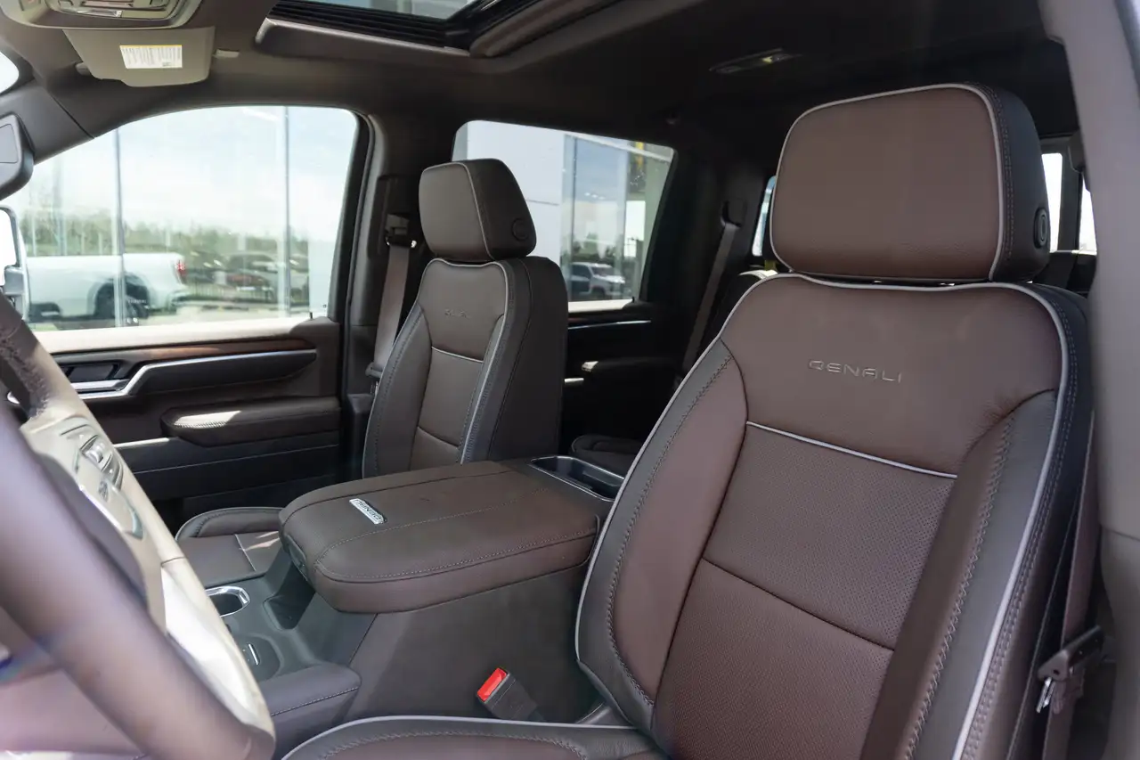 GMC Sierra 3500HD снимка GMC Sierra 3500HD