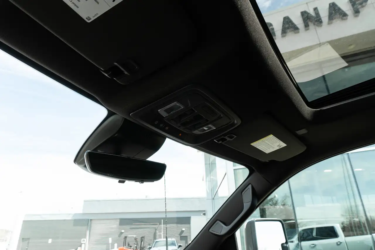 GMC Sierra 3500HD снимка GMC Sierra 3500HD